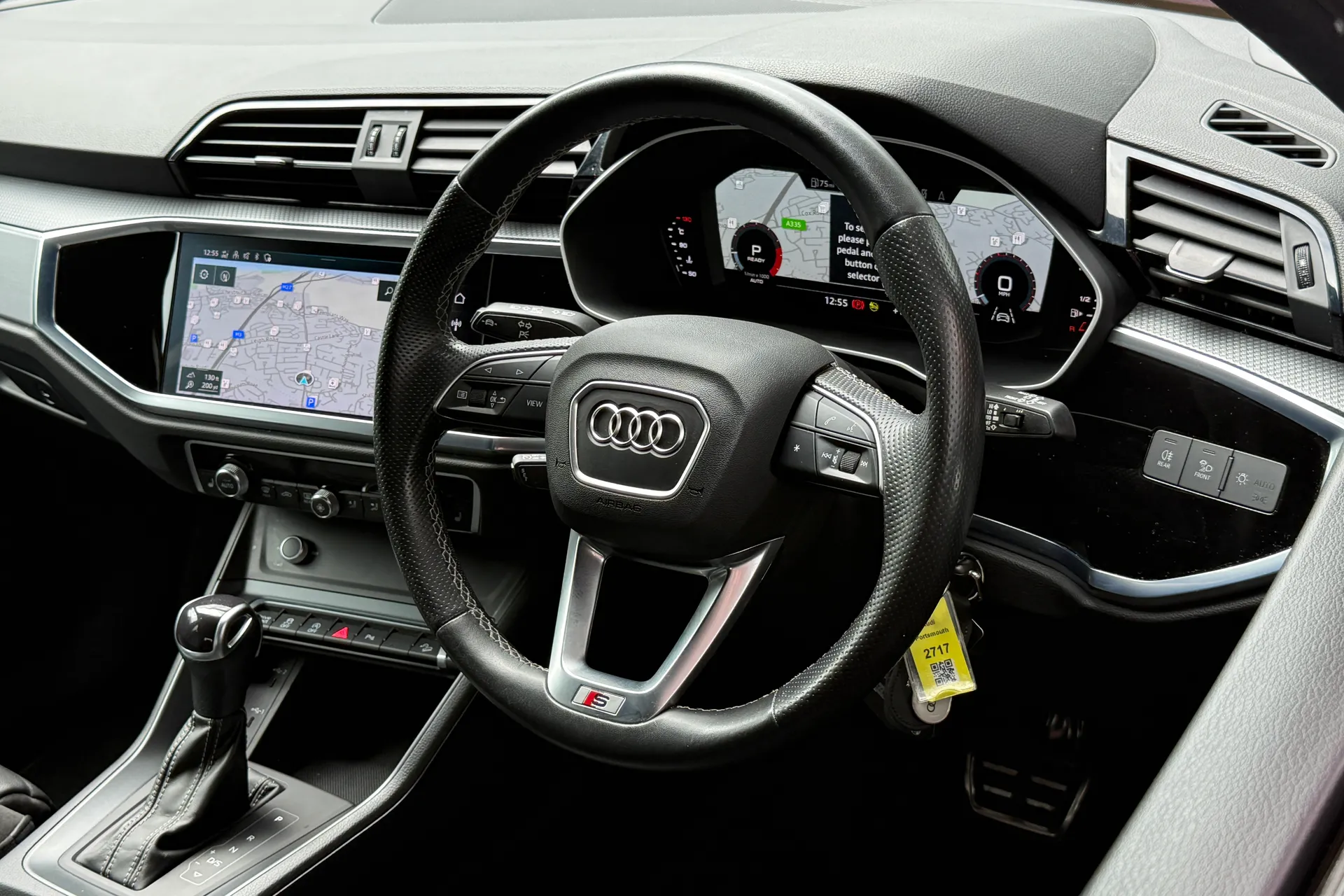Audi Q3 thumbnail image number 14