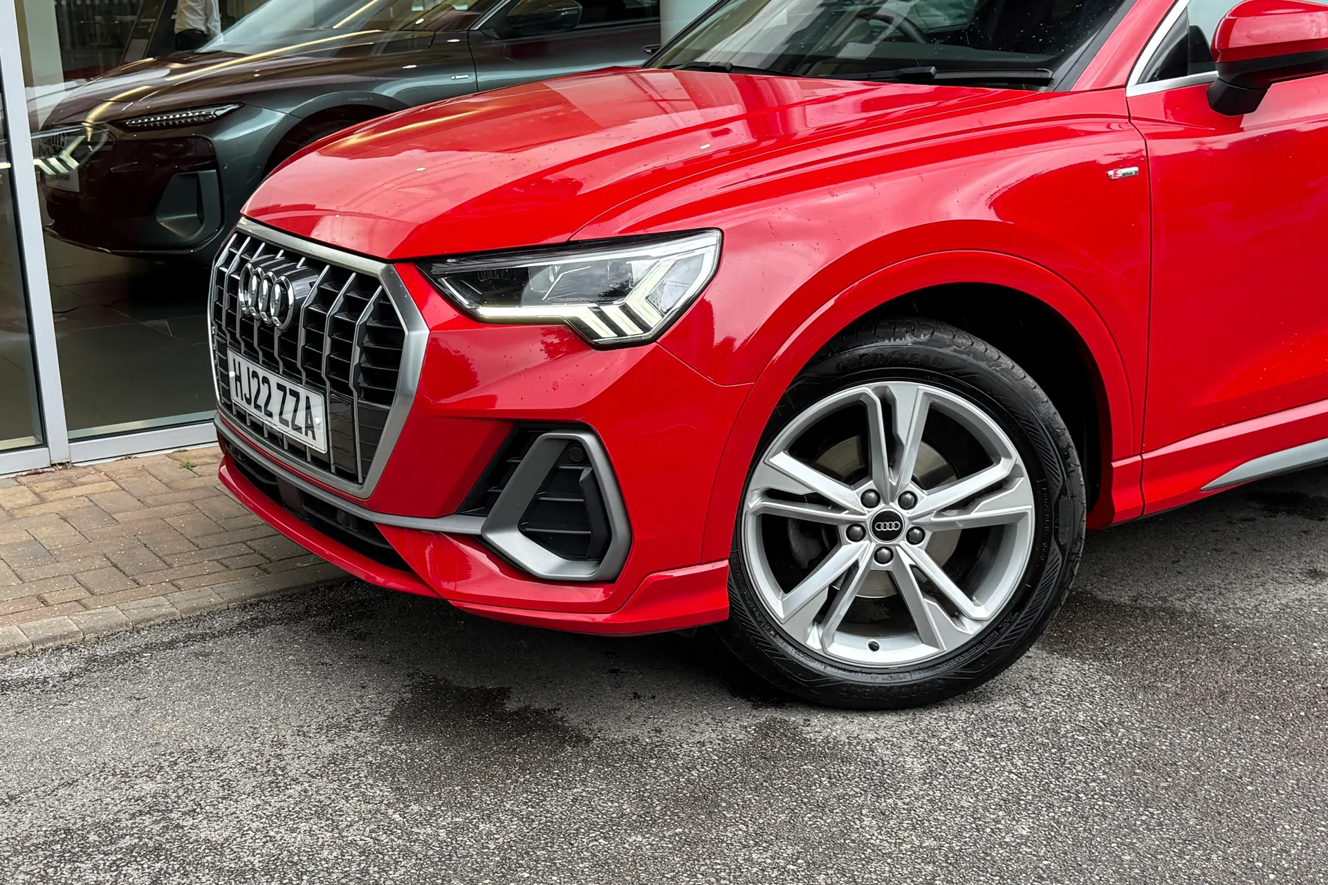 Audi Q3 thumbnail image number 34
