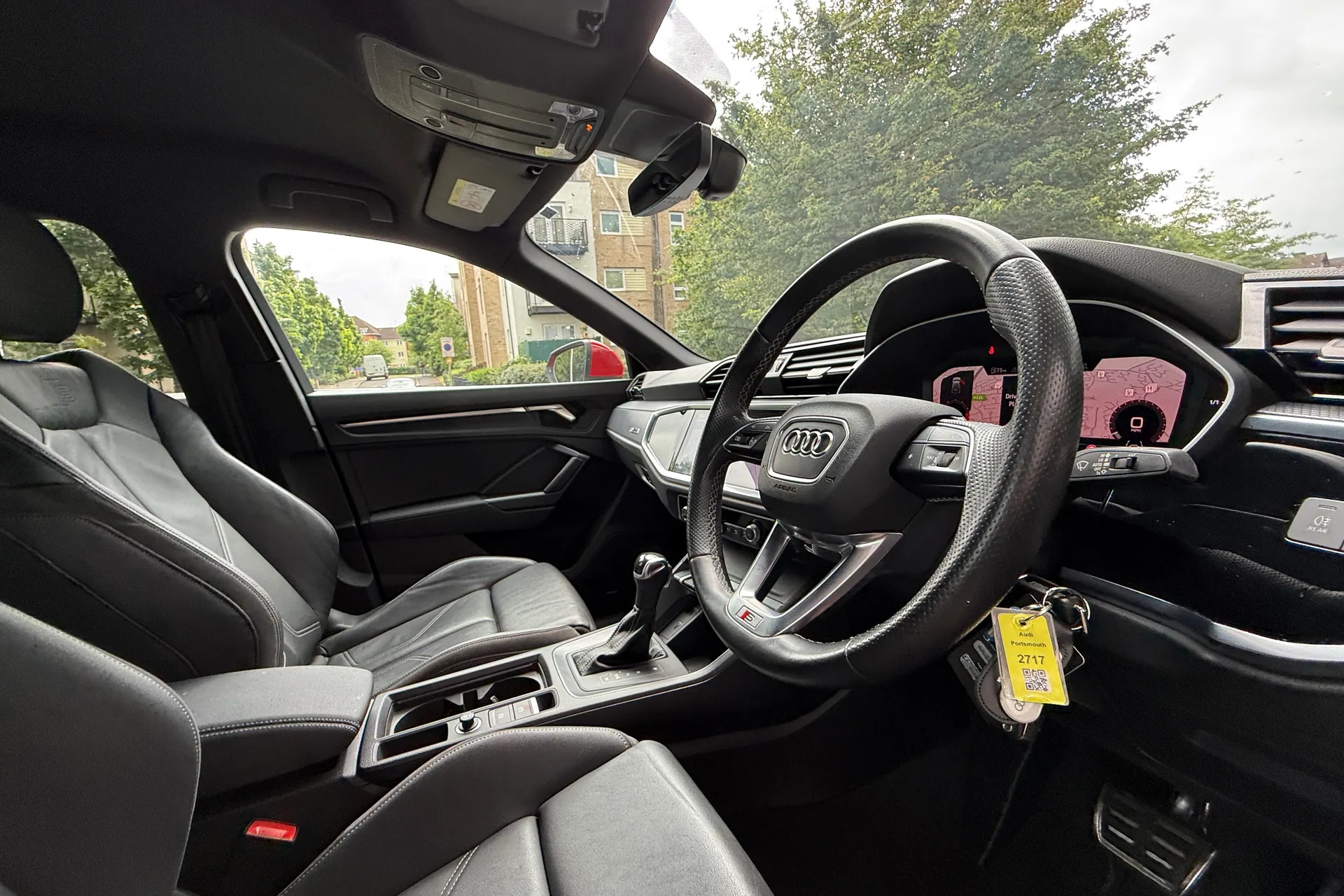 Audi Q3 thumbnail image number 11