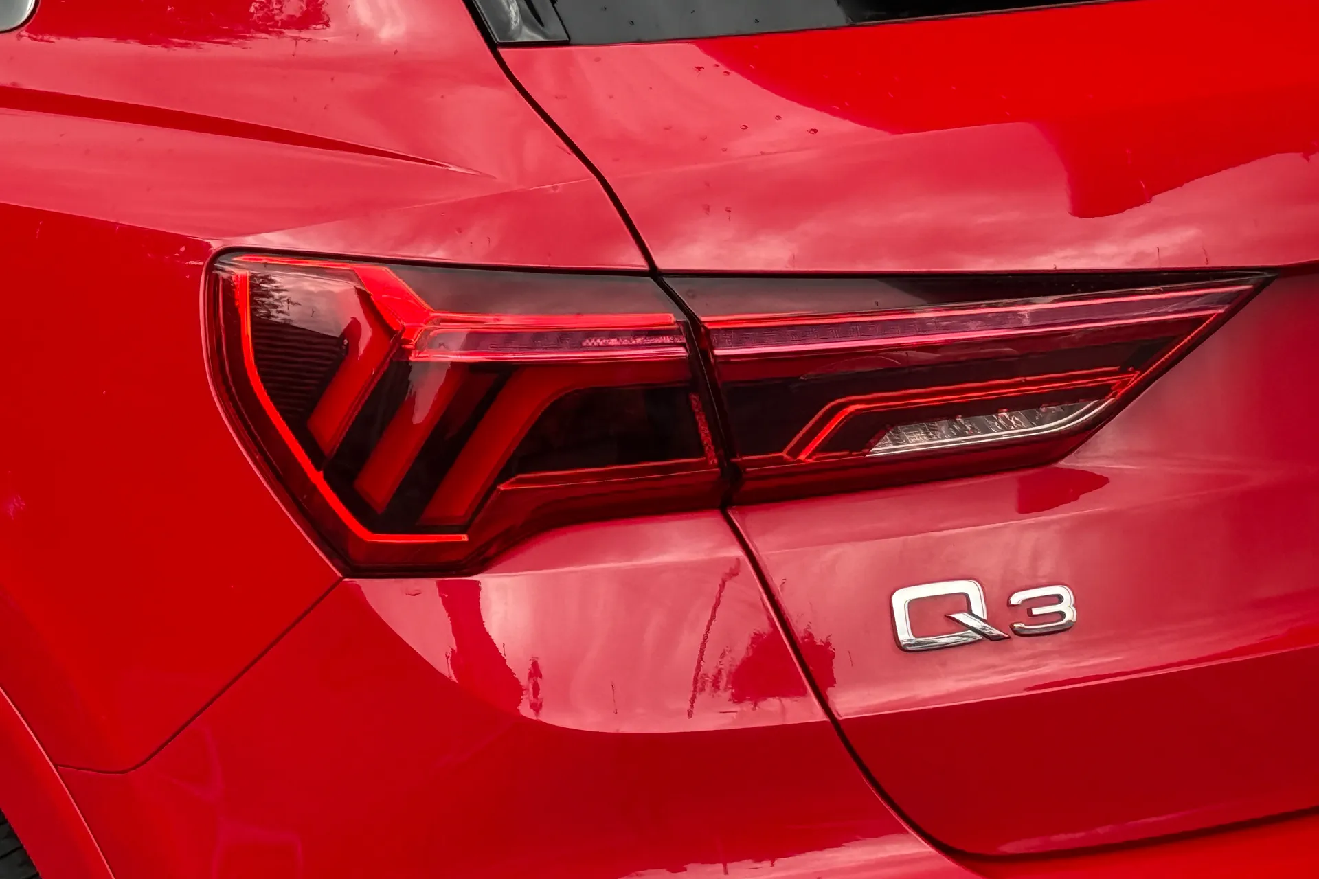 Audi Q3 thumbnail image number 25