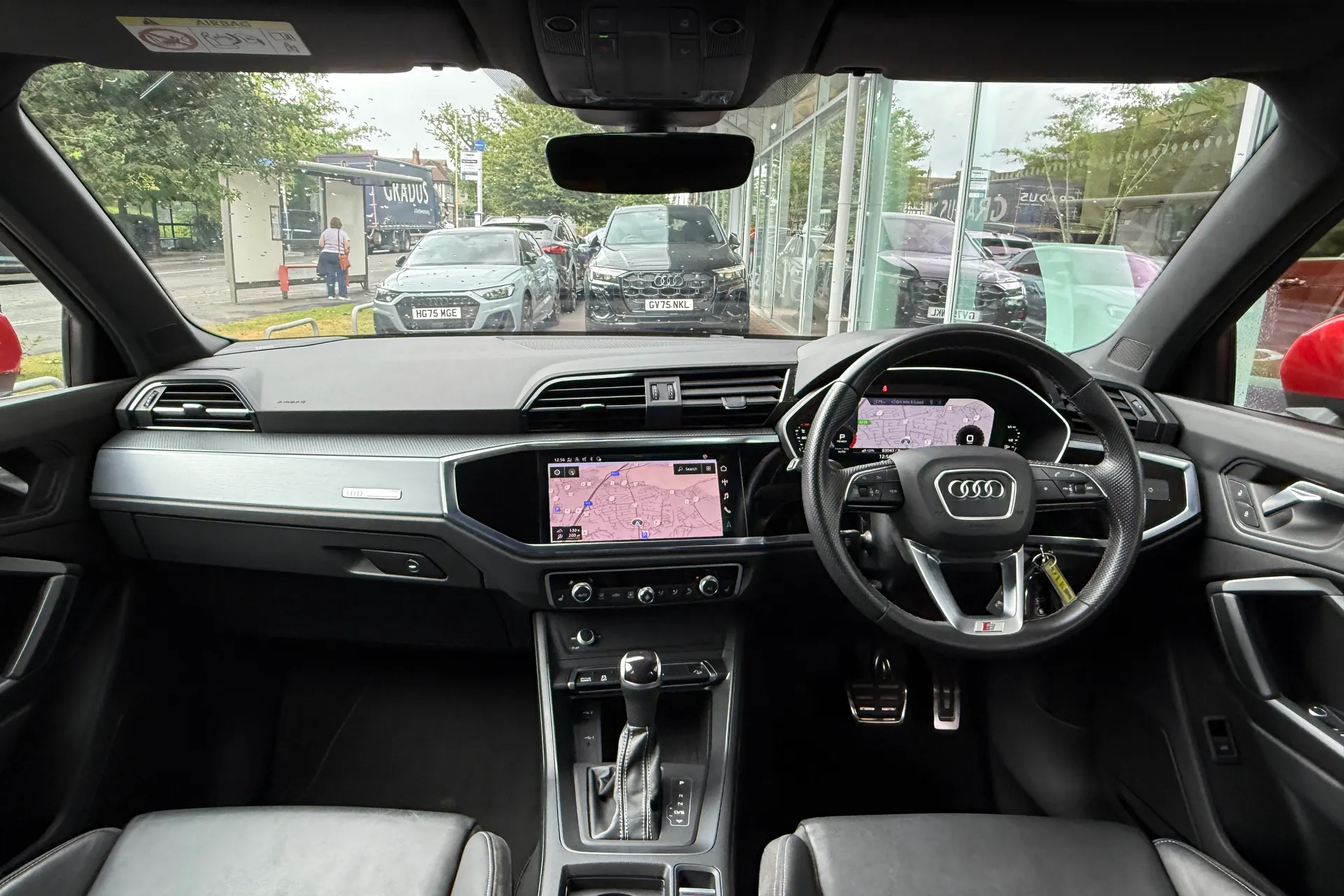 Audi Q3 thumbnail image number 3