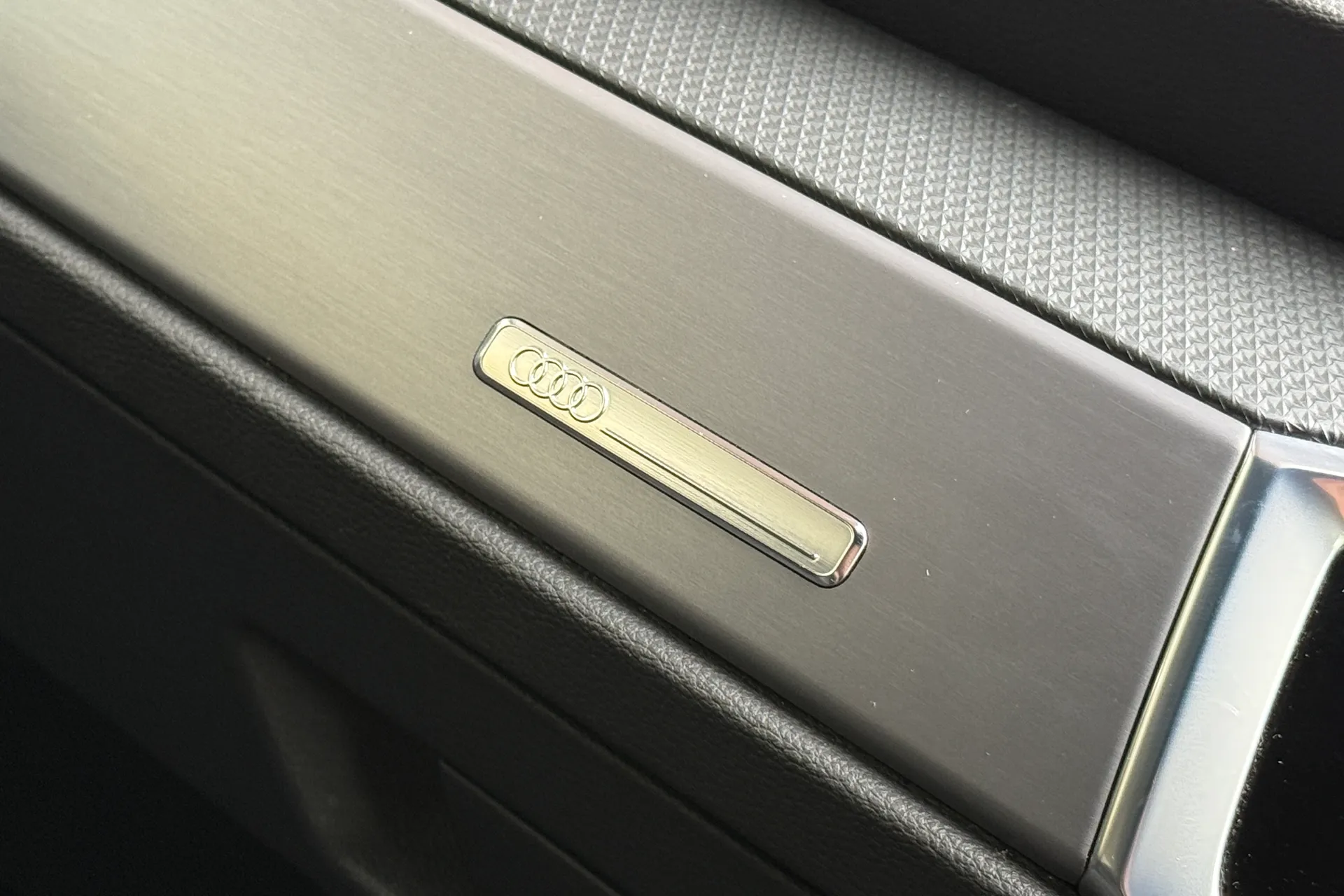 Audi Q3 thumbnail image number 39