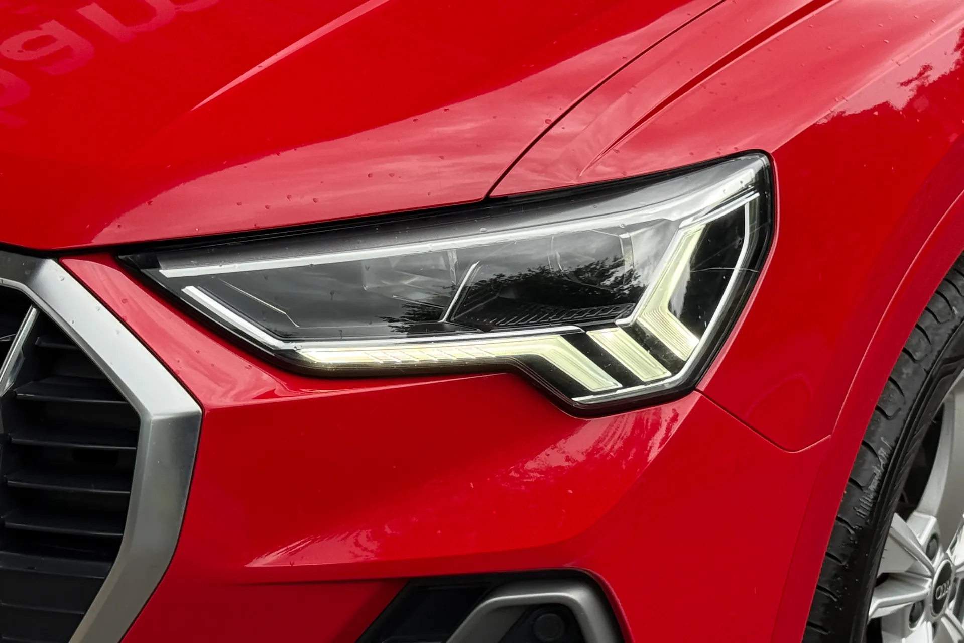 Audi Q3 thumbnail image number 32