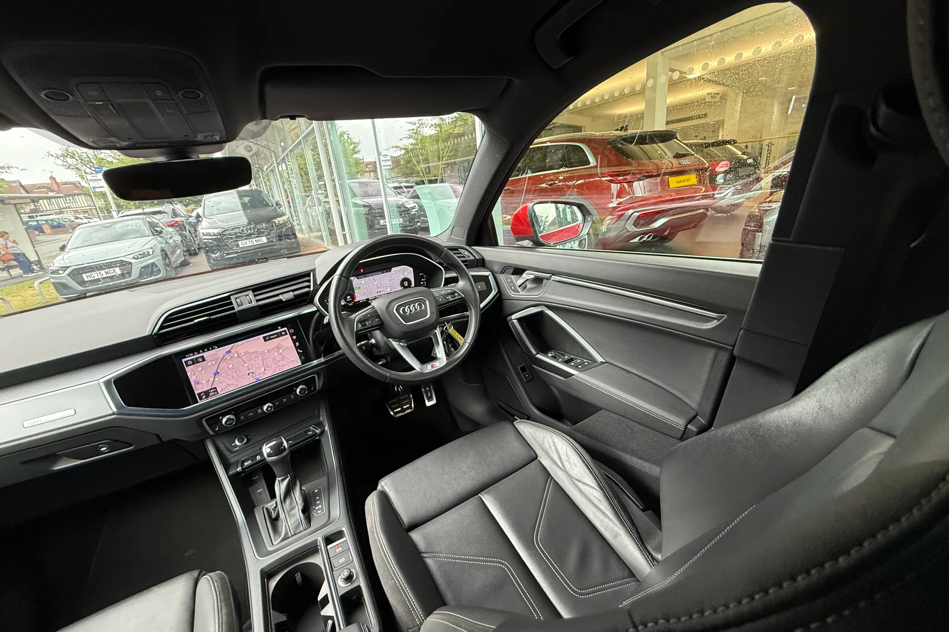 Audi Q3 thumbnail image number 21