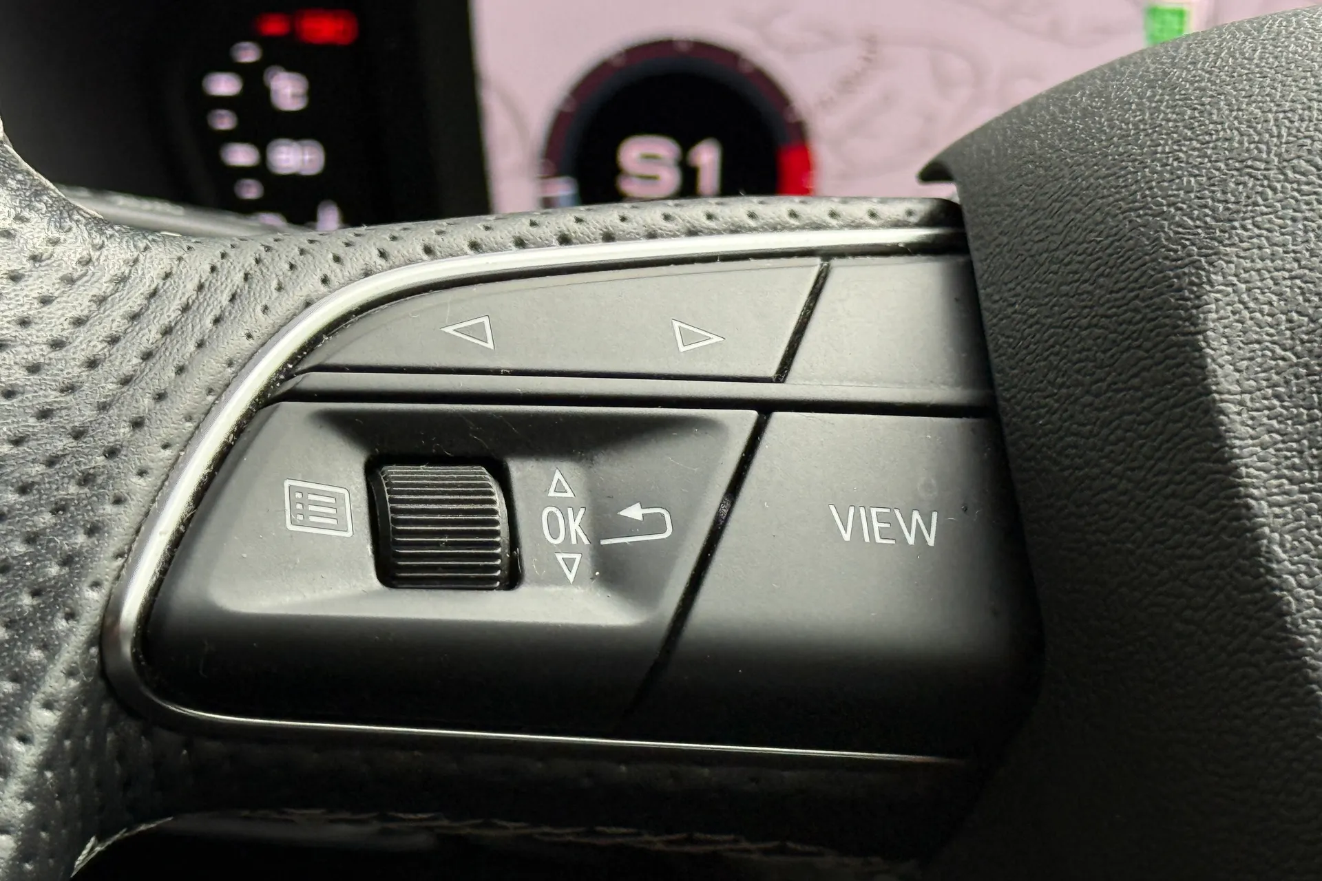 Audi Q3 thumbnail image number 45