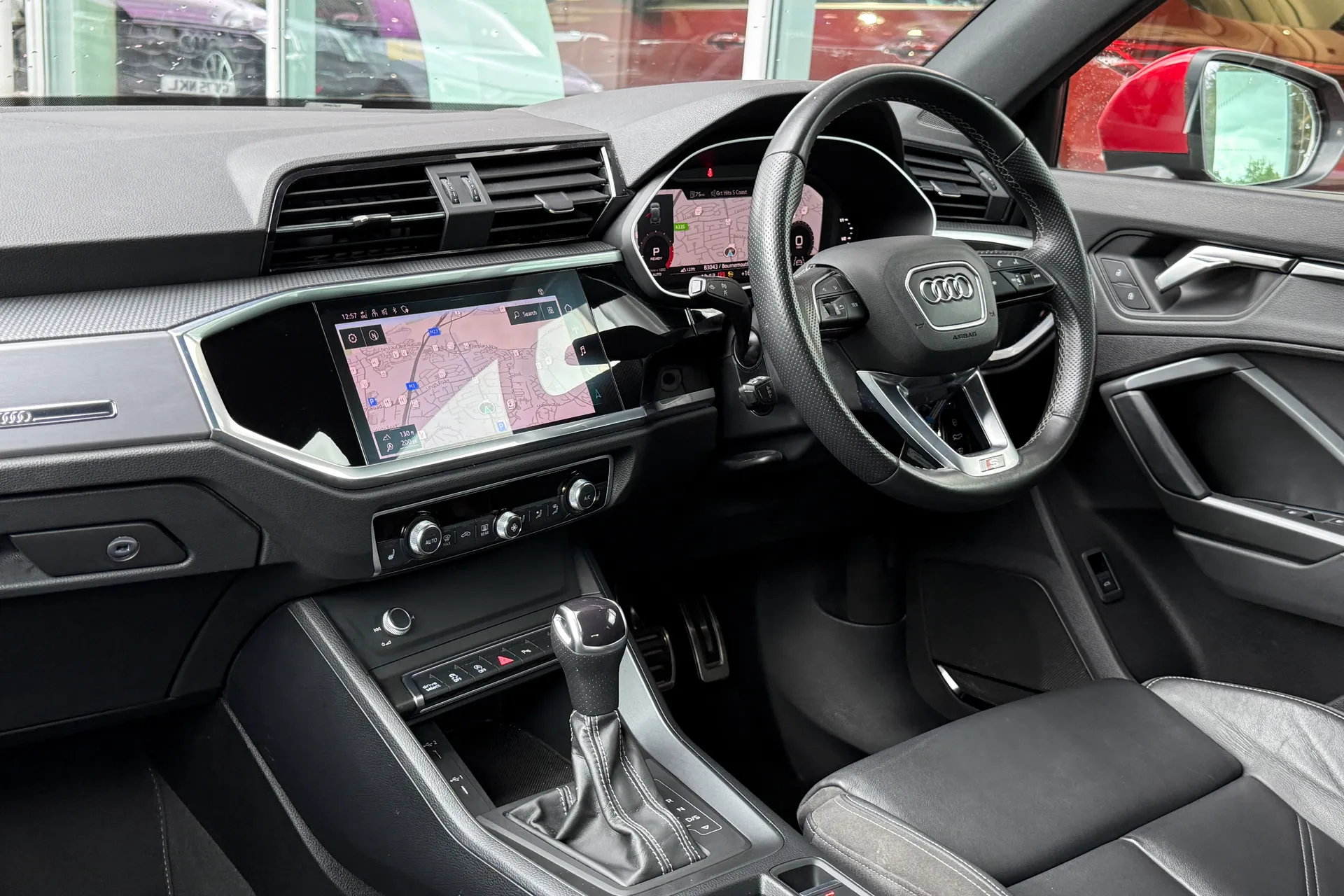Audi Q3 thumbnail image number 30