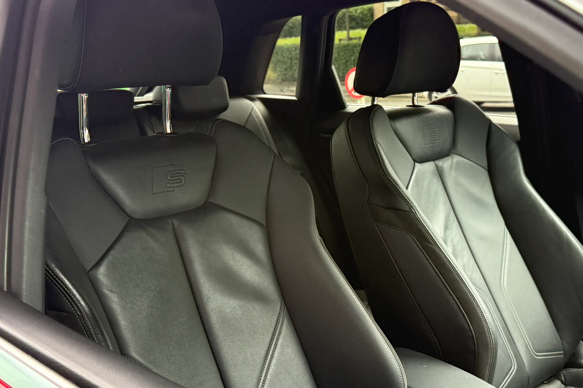 Audi Q3 thumbnail image number 13