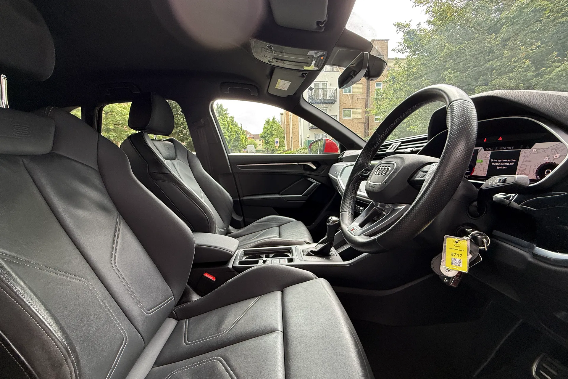 Audi Q3 thumbnail image number 12
