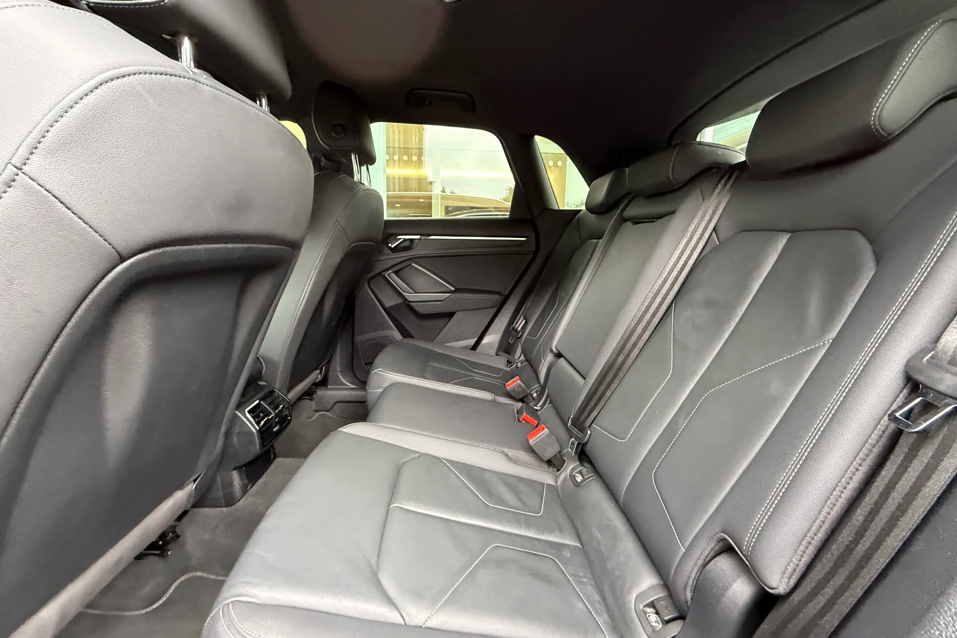 Audi Q3 thumbnail image number 29