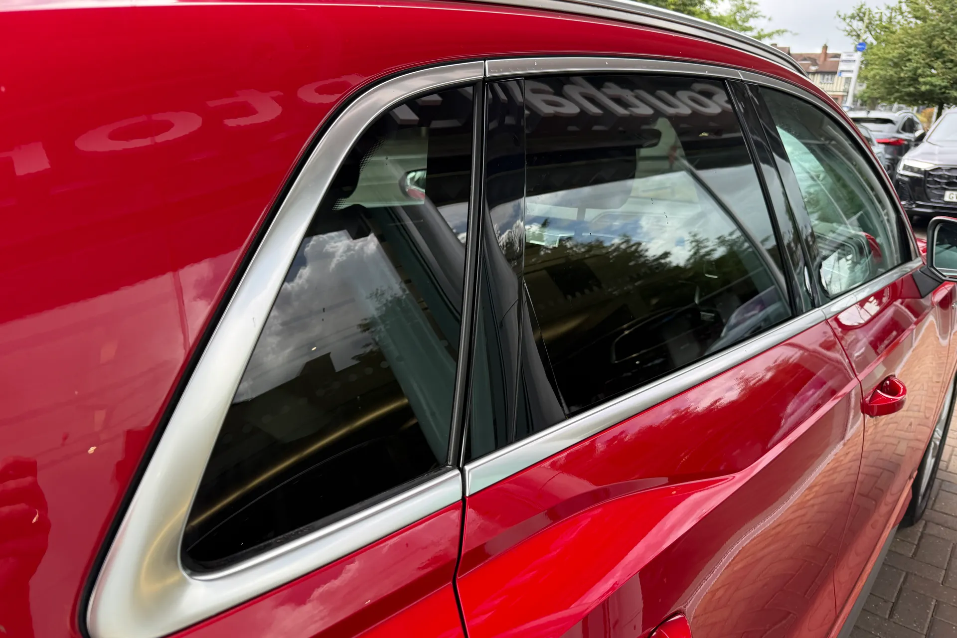Audi Q3 thumbnail image number 15