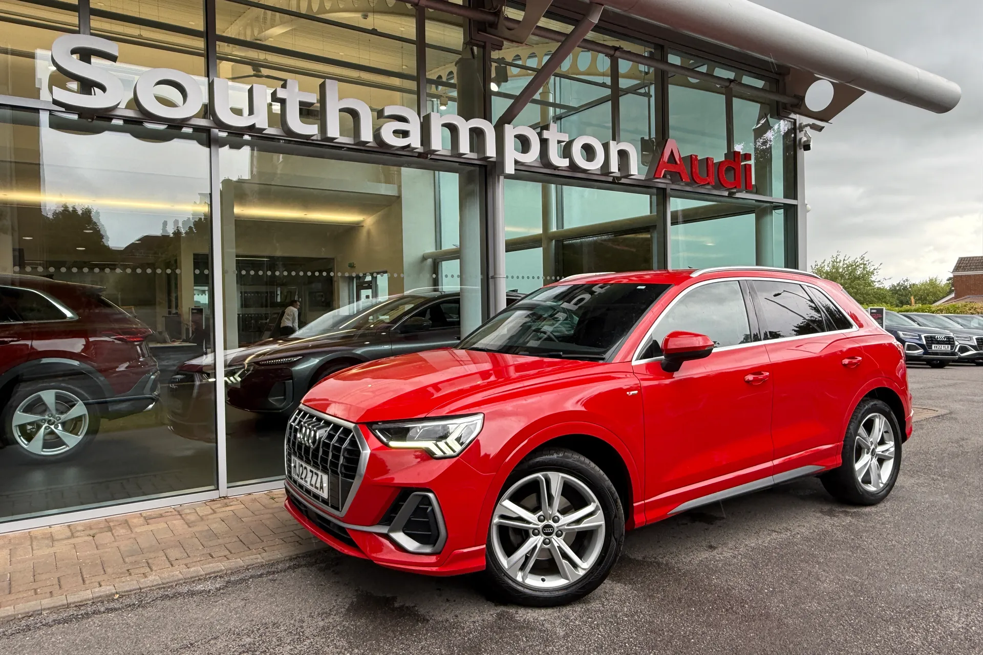 Audi Q3 thumbnail image number 35