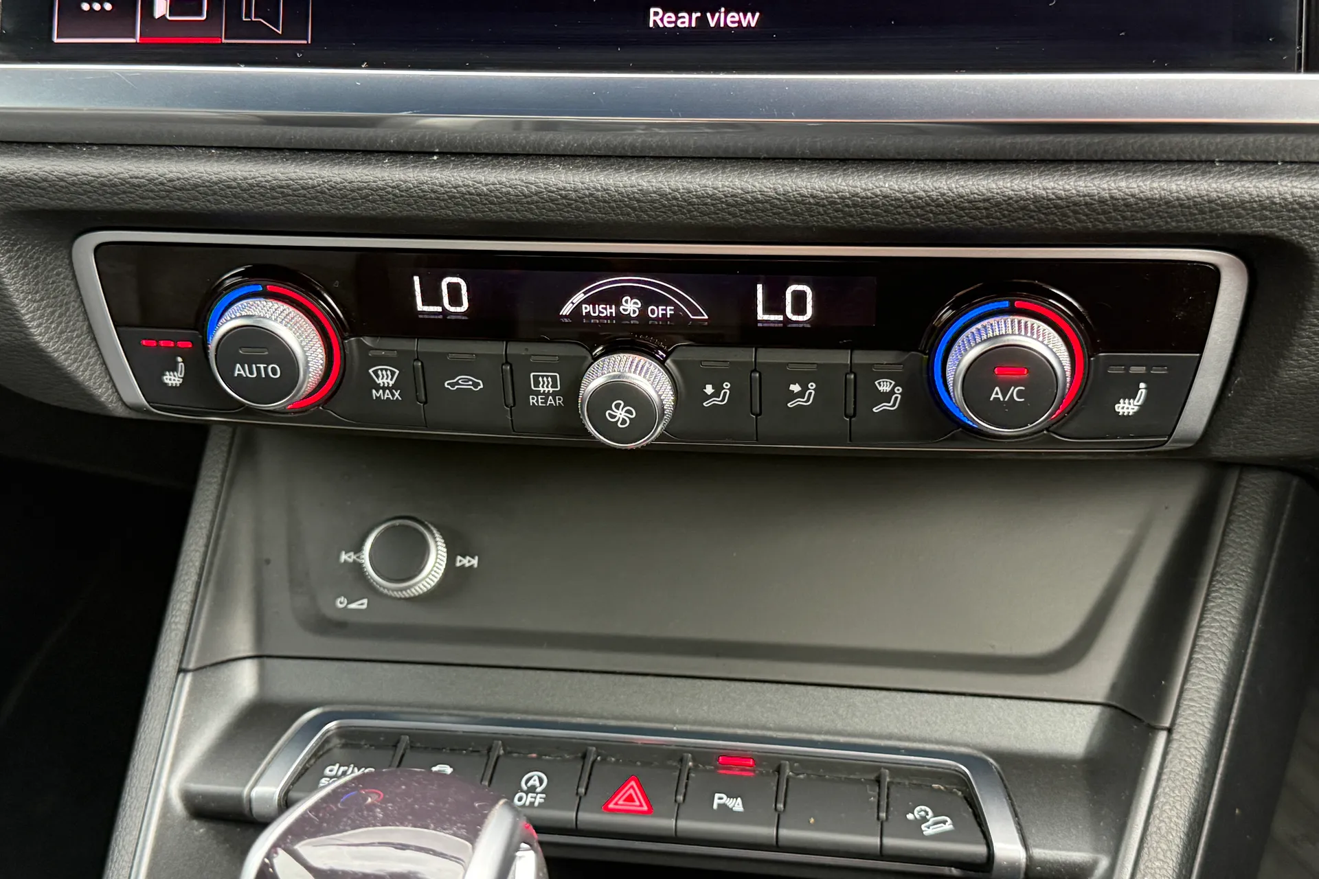 Audi Q3 thumbnail image number 57