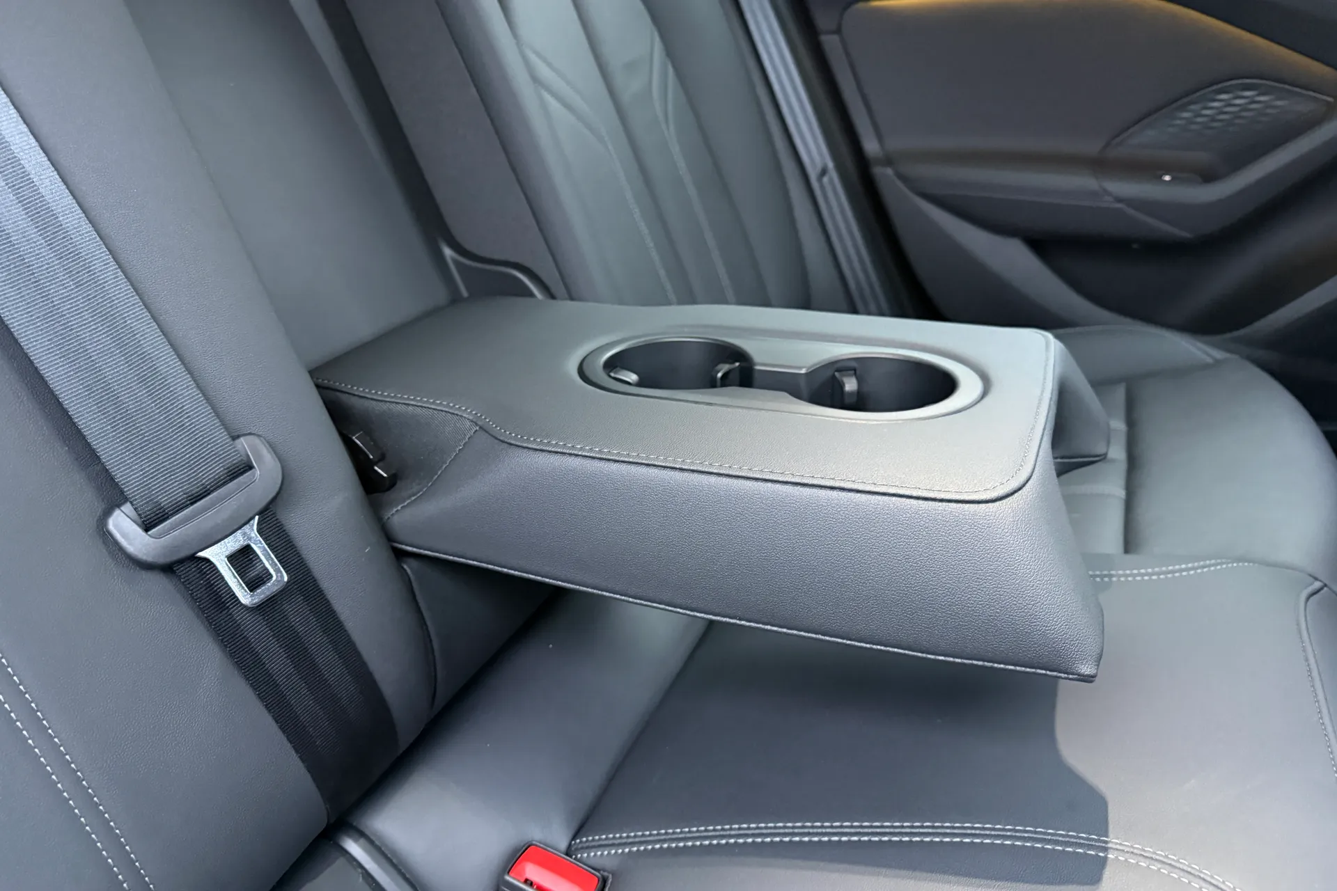 Audi A5 thumbnail image number 40