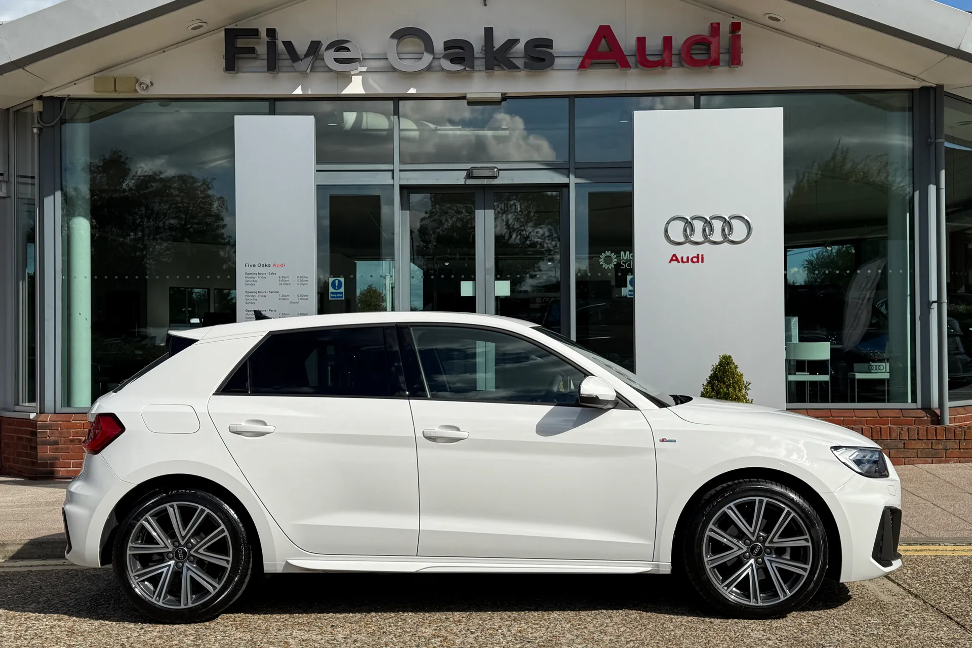 Audi A1 thumbnail image number 2