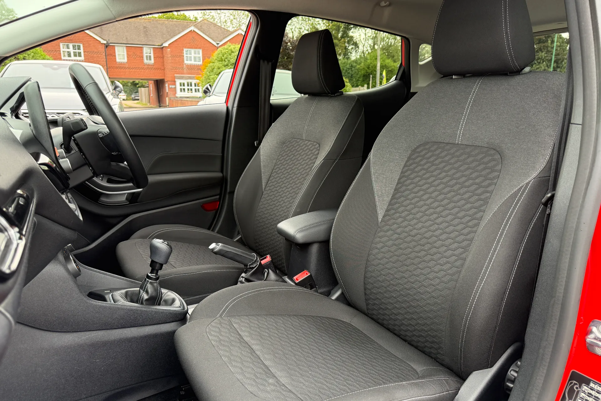 FORD FIESTA TITANIUM TURBO MHE thumbnail image number 30