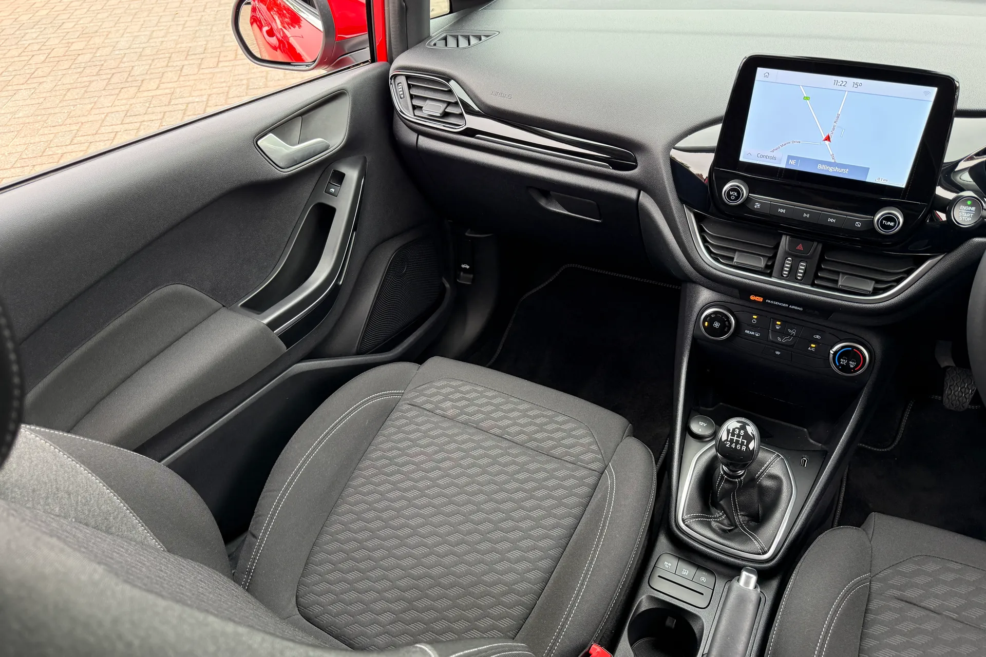 FORD FIESTA TITANIUM TURBO MHE thumbnail image number 34