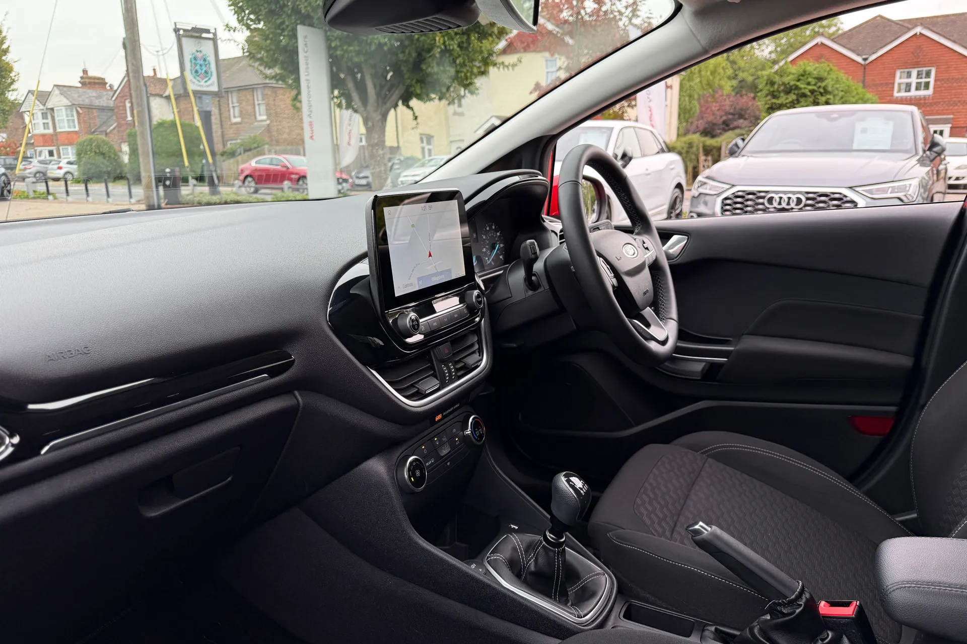 FORD FIESTA TITANIUM TURBO MHE thumbnail image number 29