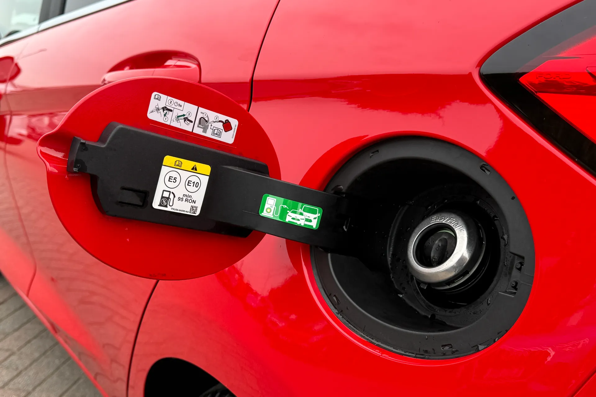 FORD FIESTA TITANIUM TURBO MHE thumbnail image number 46