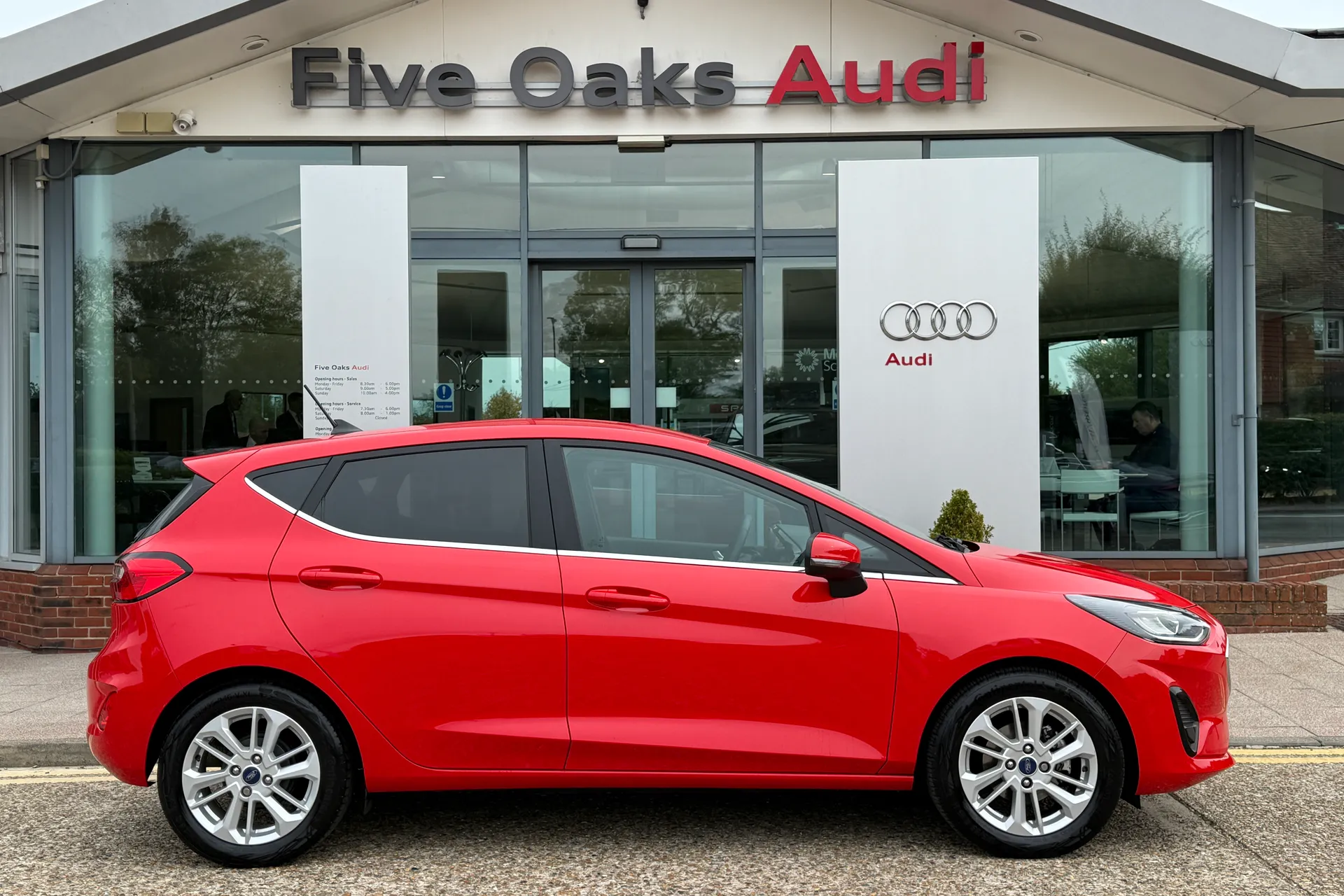 FORD FIESTA TITANIUM TURBO MHE thumbnail image number 2