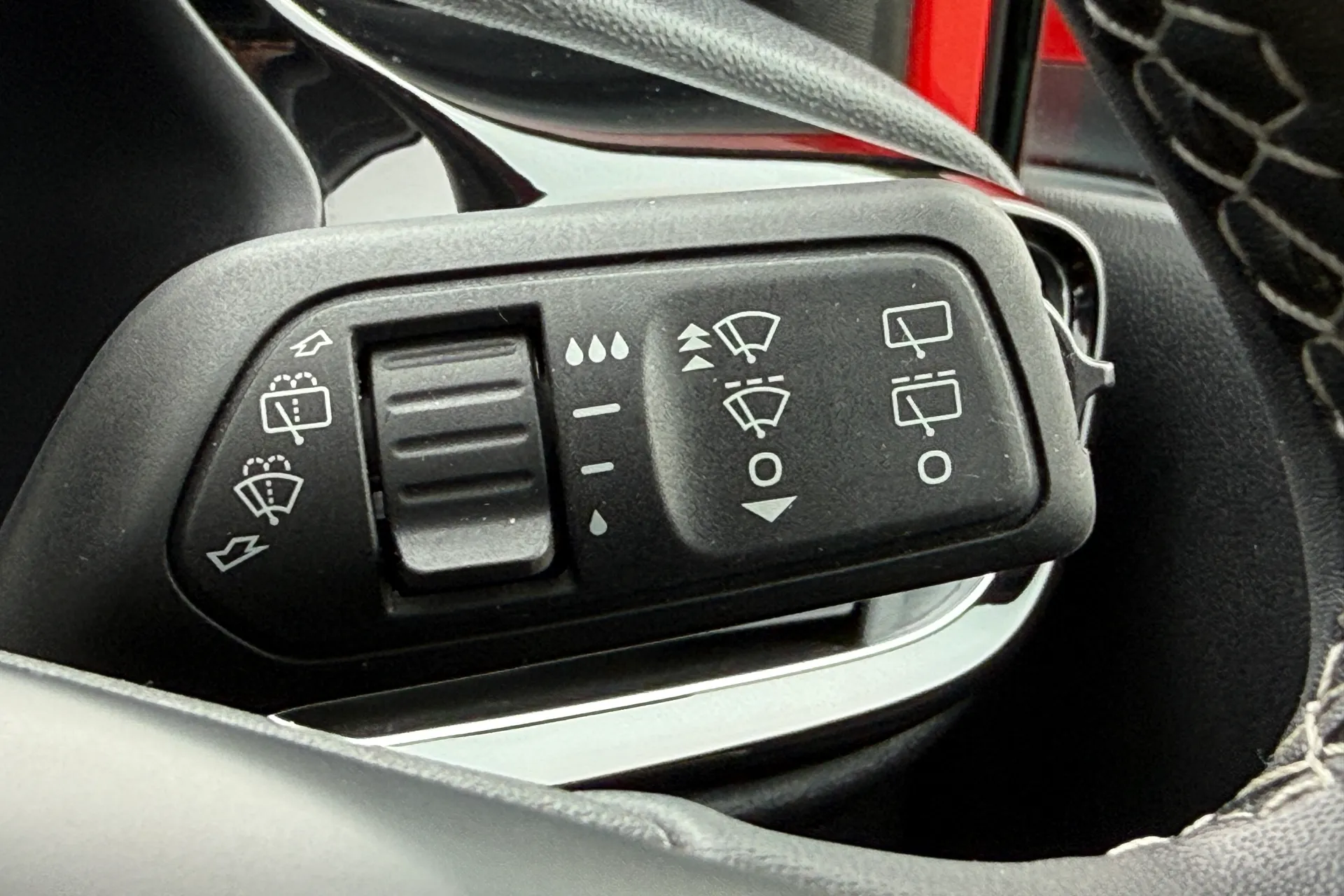 FORD FIESTA TITANIUM TURBO MHE thumbnail image number 18