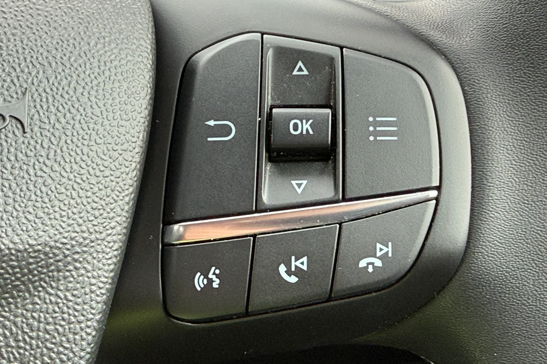 FORD FIESTA TITANIUM TURBO MHE thumbnail image number 22