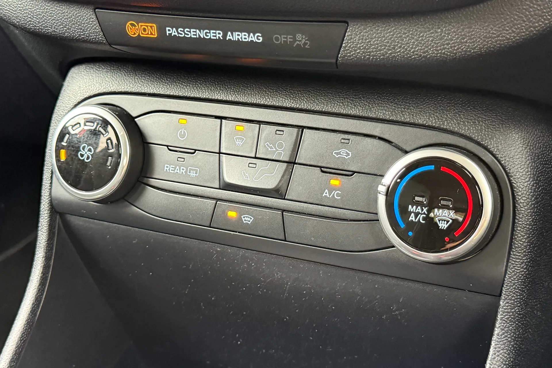 FORD FIESTA TITANIUM TURBO MHE thumbnail image number 15