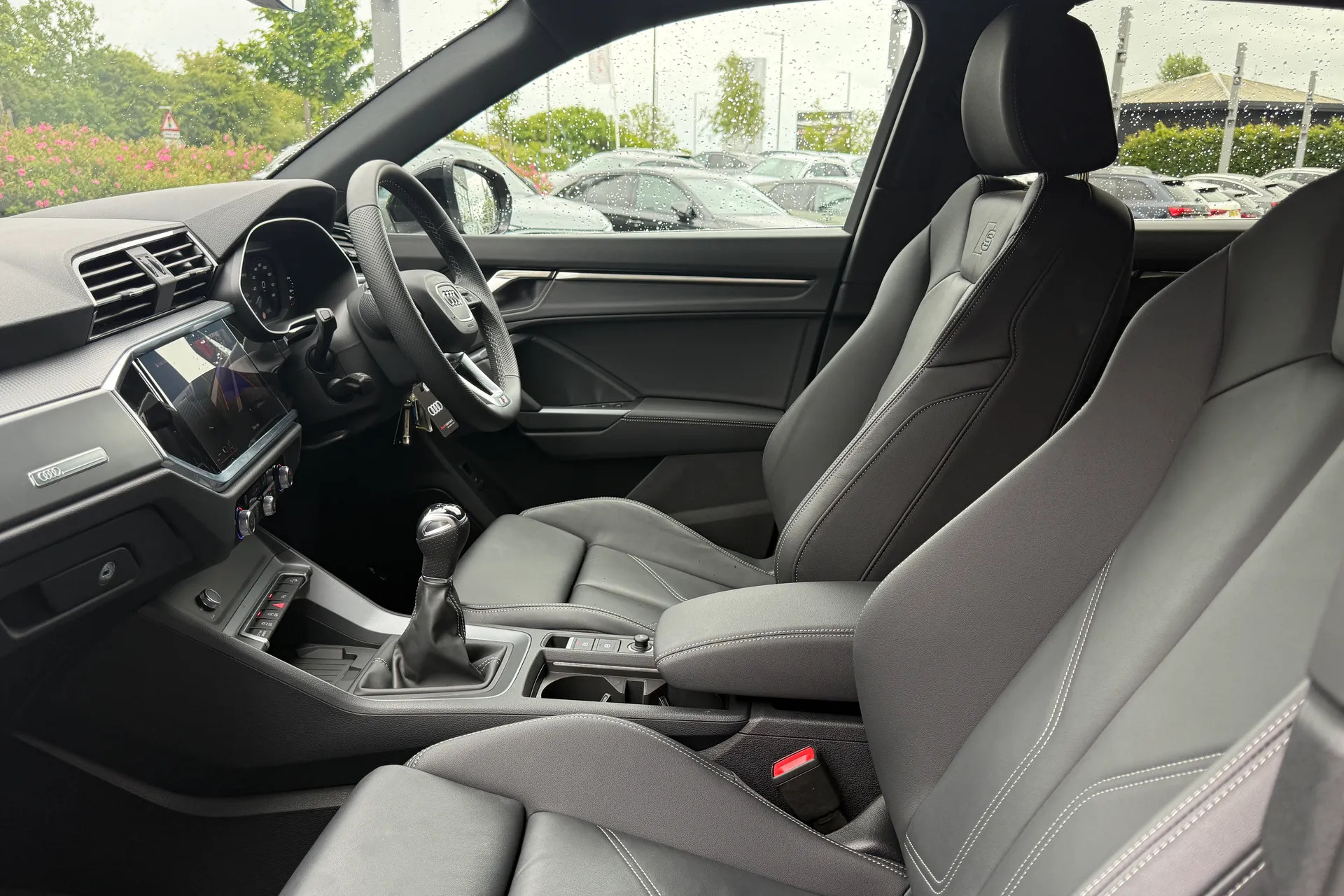 Audi Q3 thumbnail image number 50