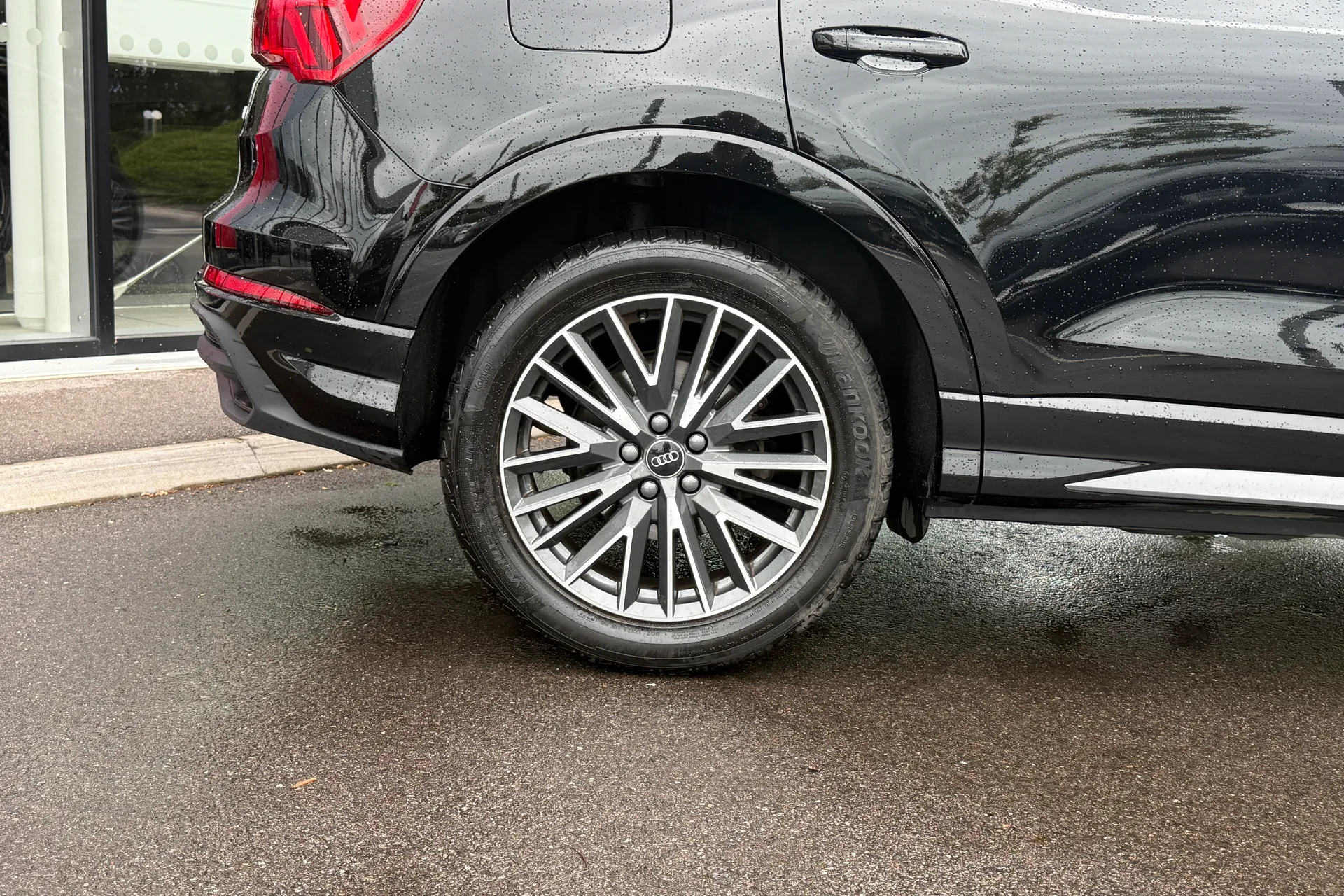Audi Q3 thumbnail image number 27