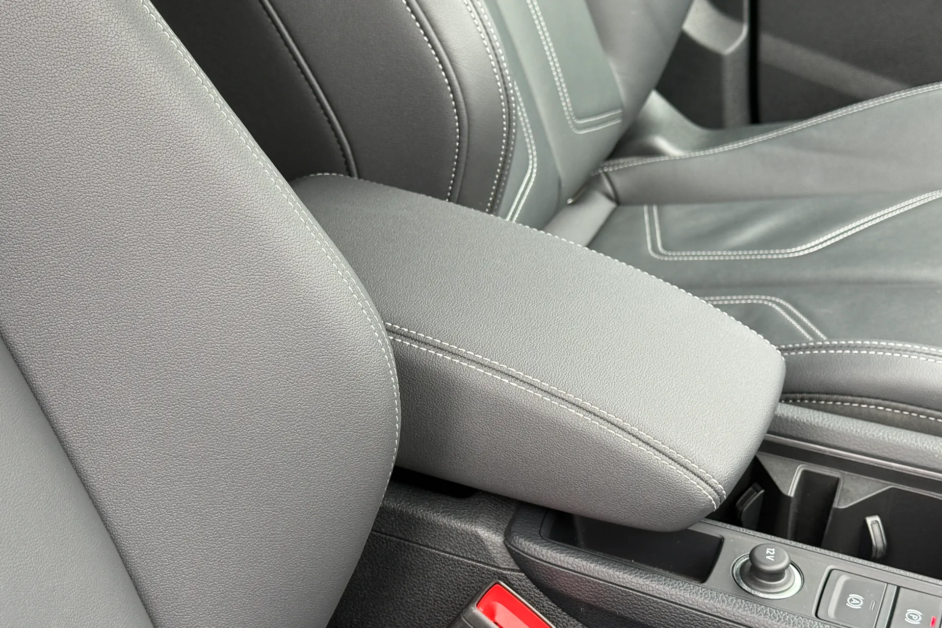 Audi Q3 thumbnail image number 37