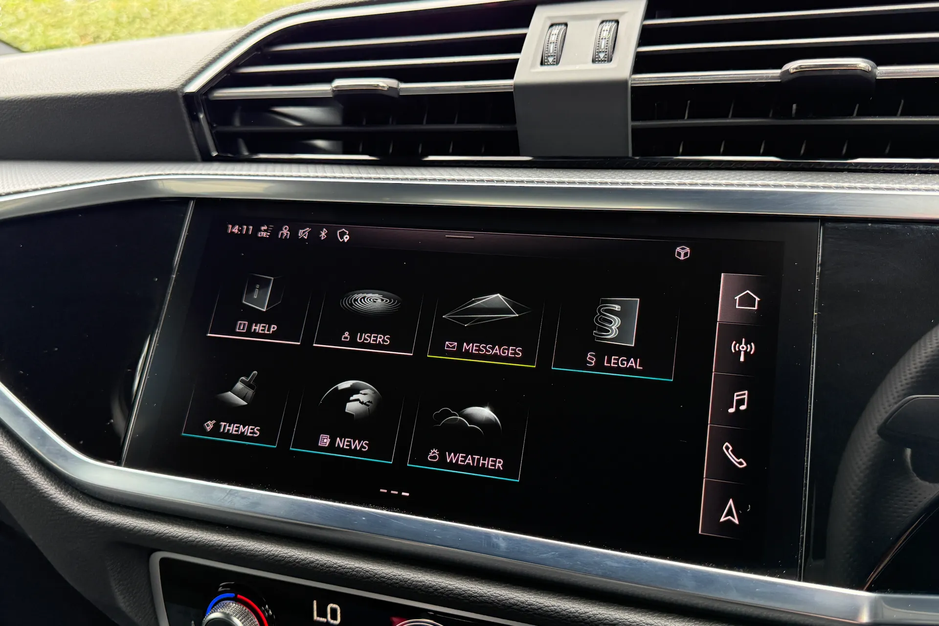 Audi Q3 thumbnail image number 32