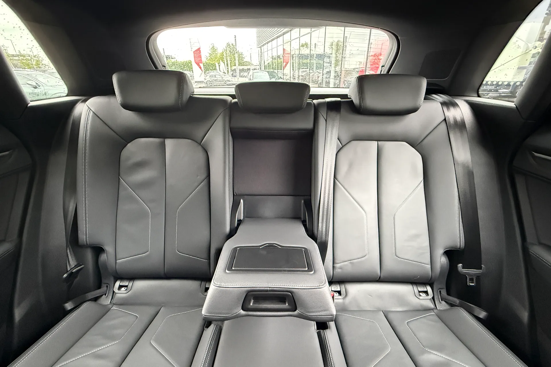Audi Q3 thumbnail image number 26