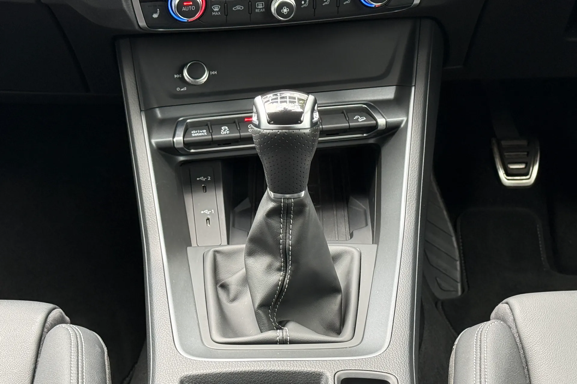 Audi Q3 thumbnail image number 60