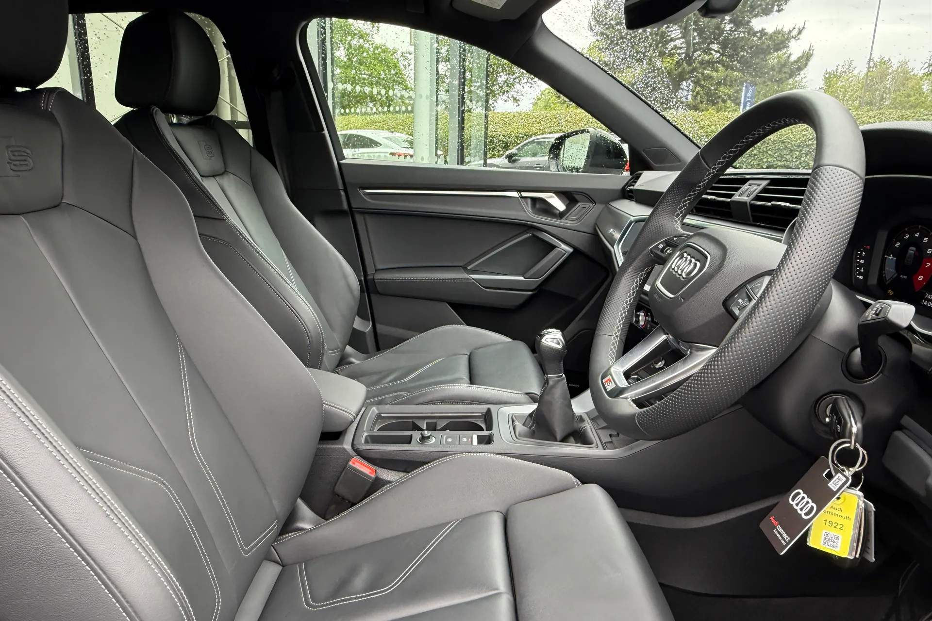 Audi Q3 thumbnail image number 35