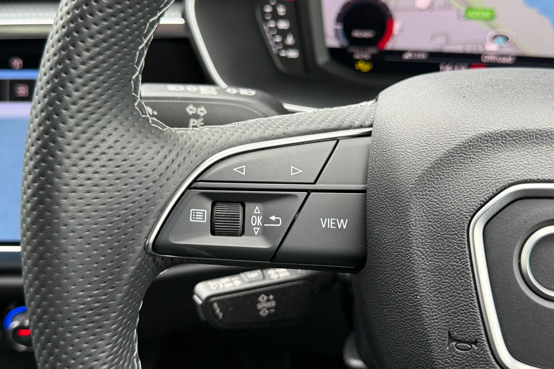 Audi Q3 thumbnail image number 48