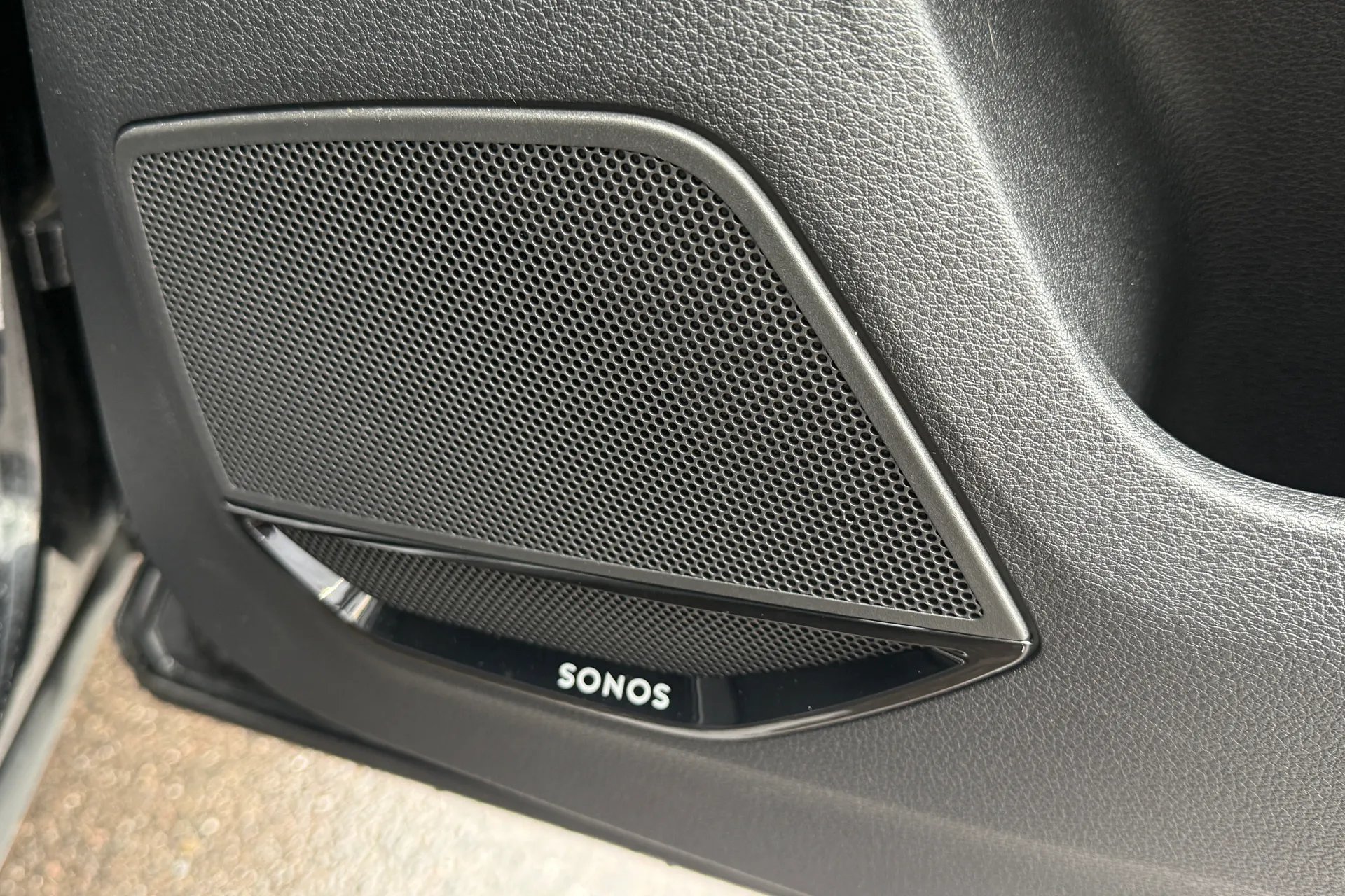 Audi Q3 thumbnail image number 42