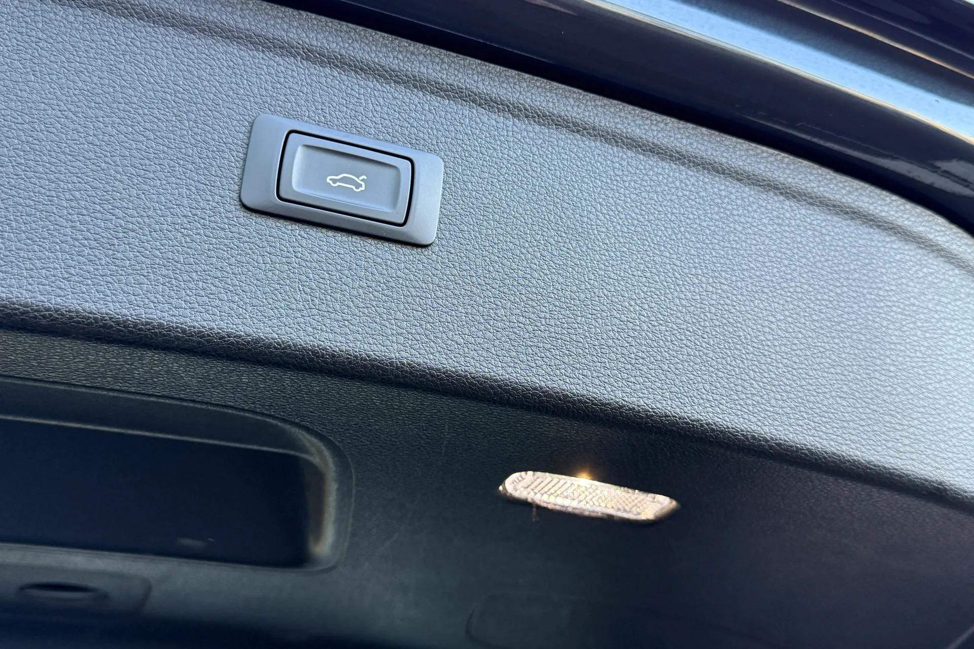 Audi Q5 thumbnail image number 30