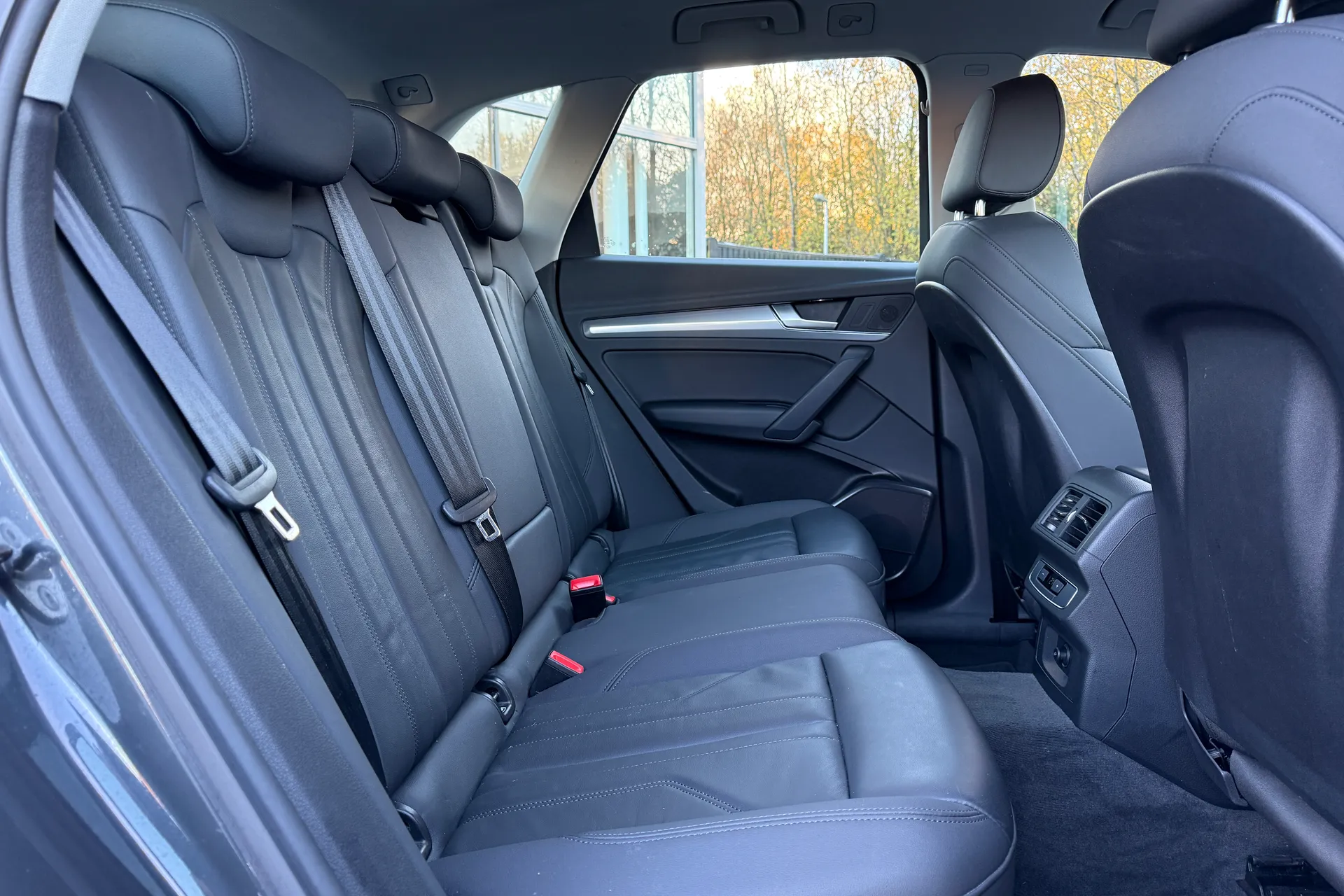 Audi Q5 thumbnail image number 31