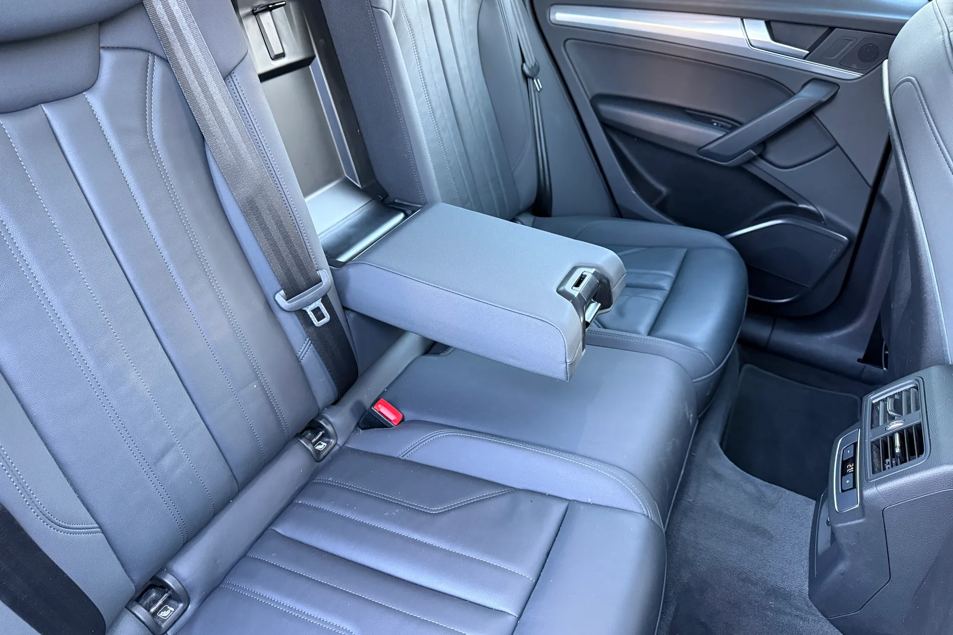 Audi Q5 thumbnail image number 33