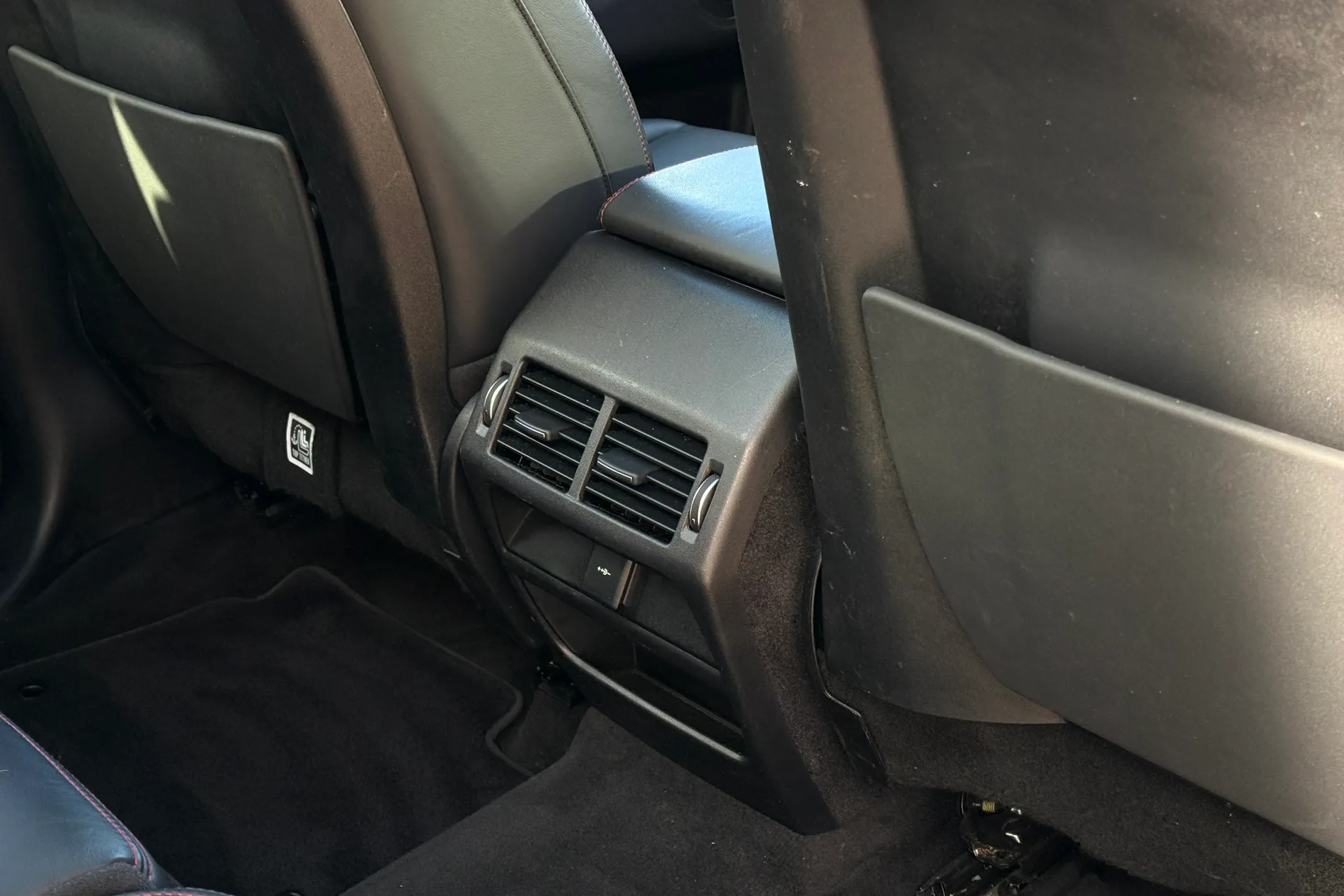 LAND ROVER DISCOVERY SPORT thumbnail image number 40