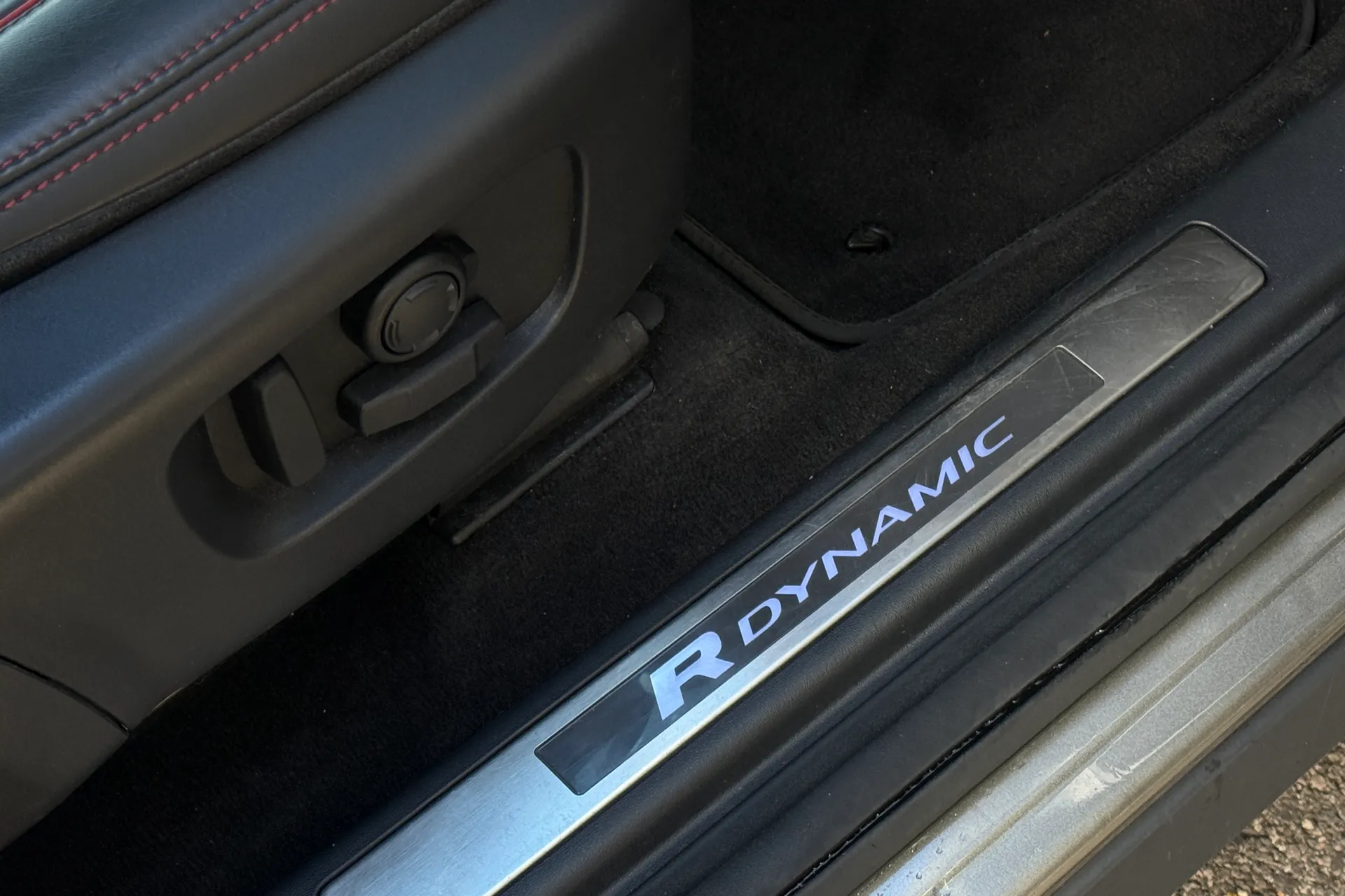 LAND ROVER DISCOVERY SPORT thumbnail image number 50