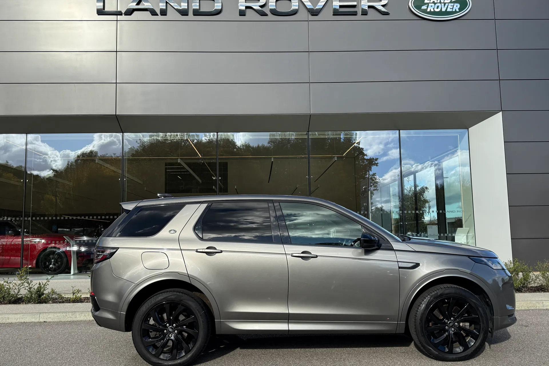 LAND ROVER DISCOVERY SPORT thumbnail image number 2