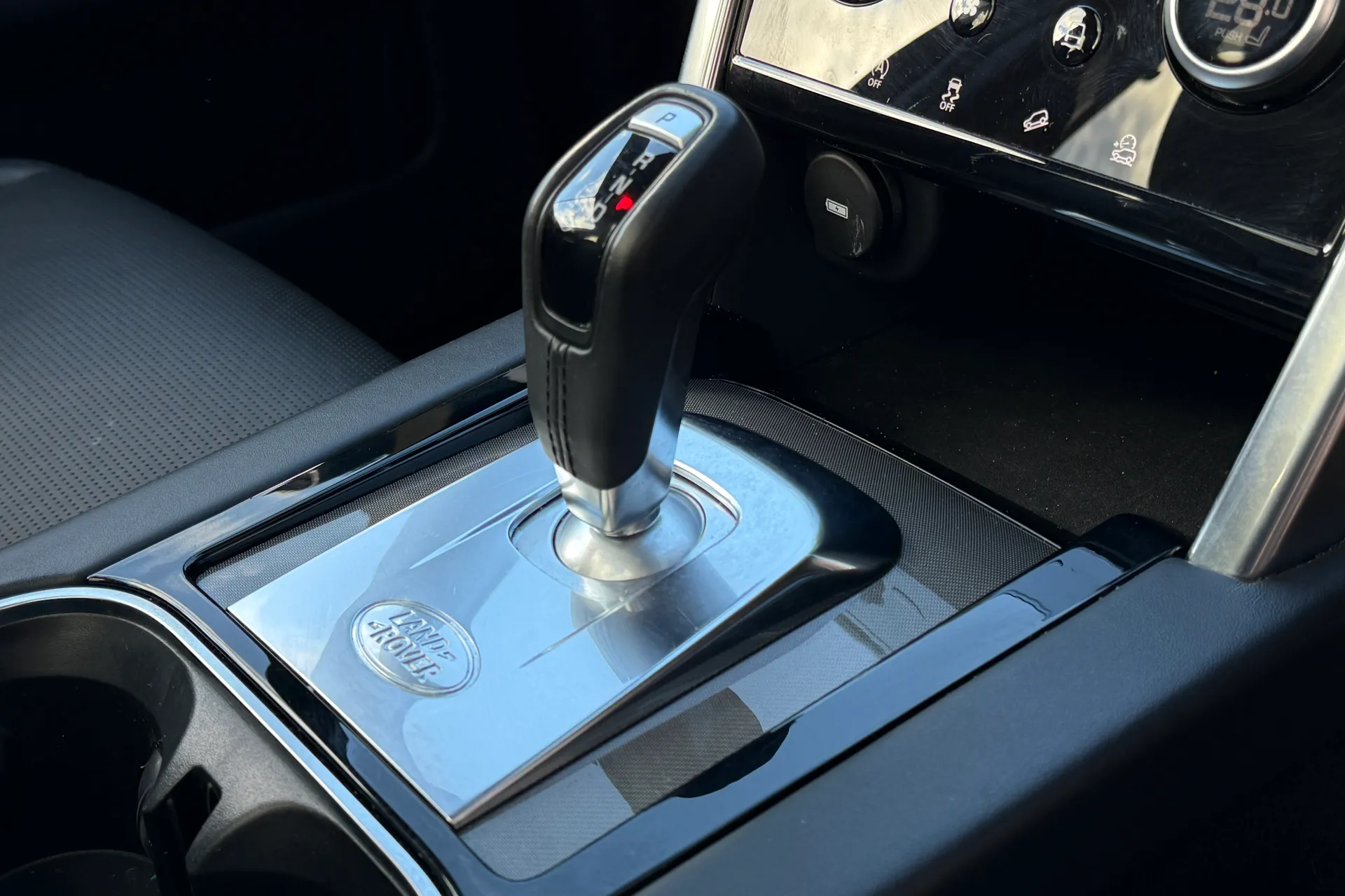 LAND ROVER DISCOVERY SPORT thumbnail image number 24