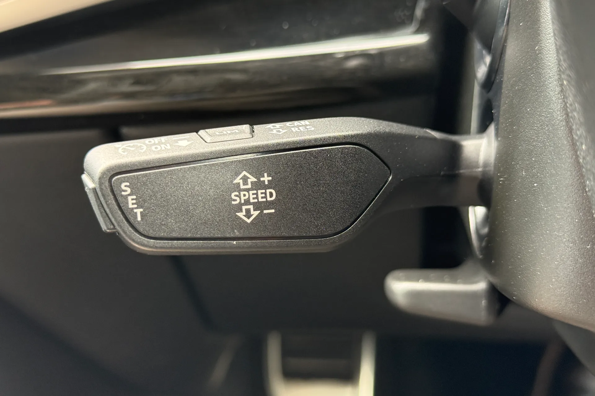 Audi Q8 thumbnail image number 16