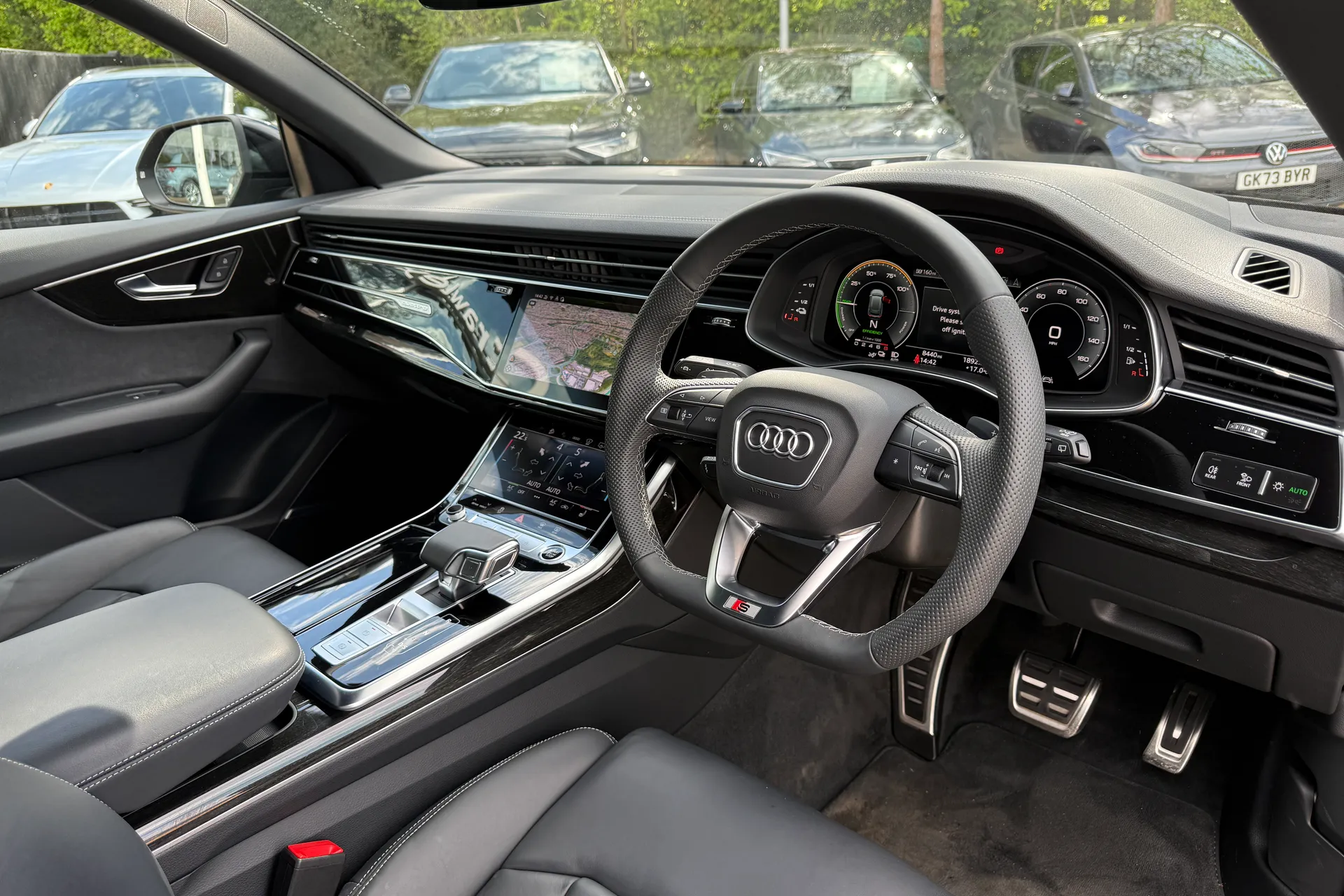 Audi Q8 thumbnail image number 28