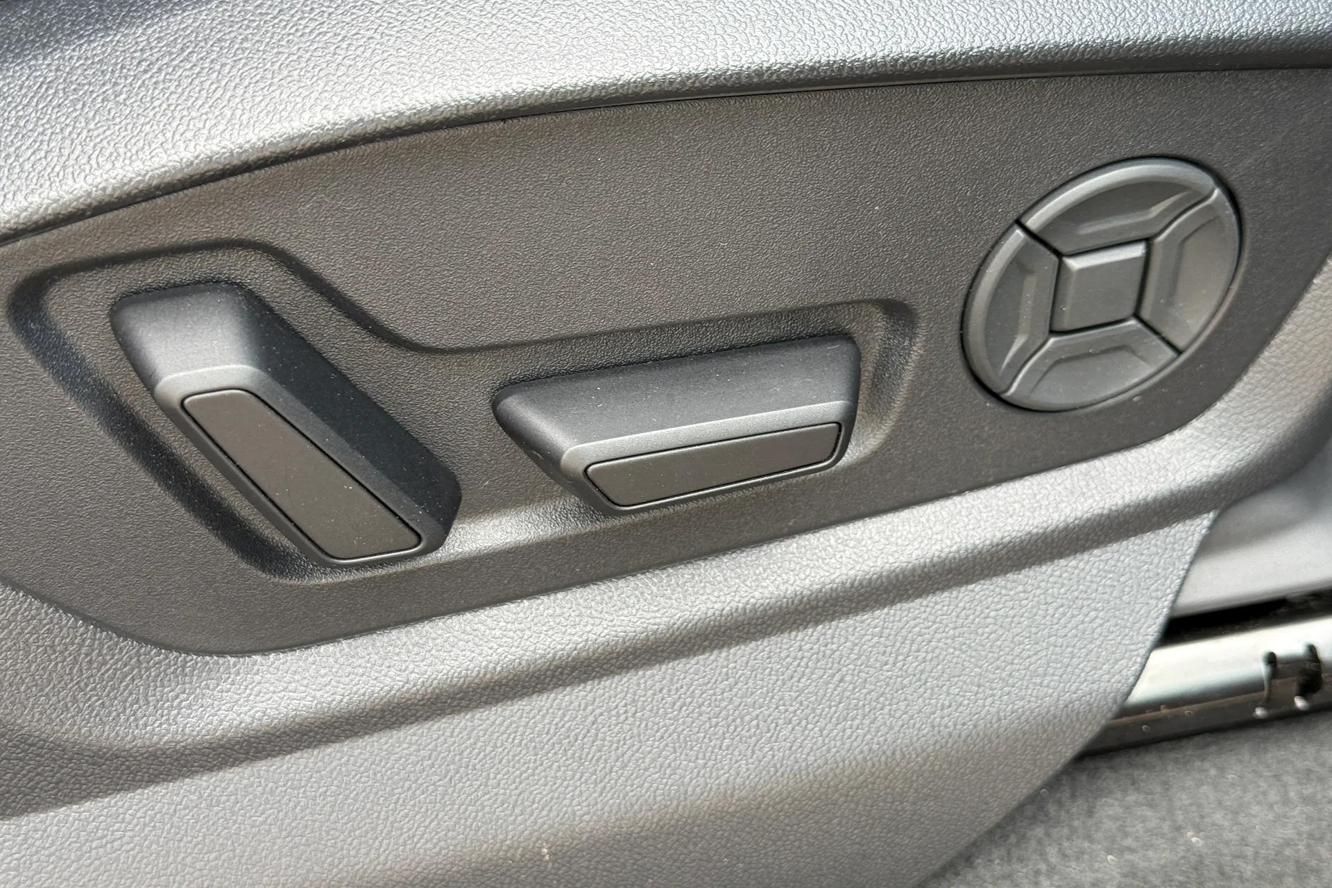 Audi Q8 thumbnail image number 31
