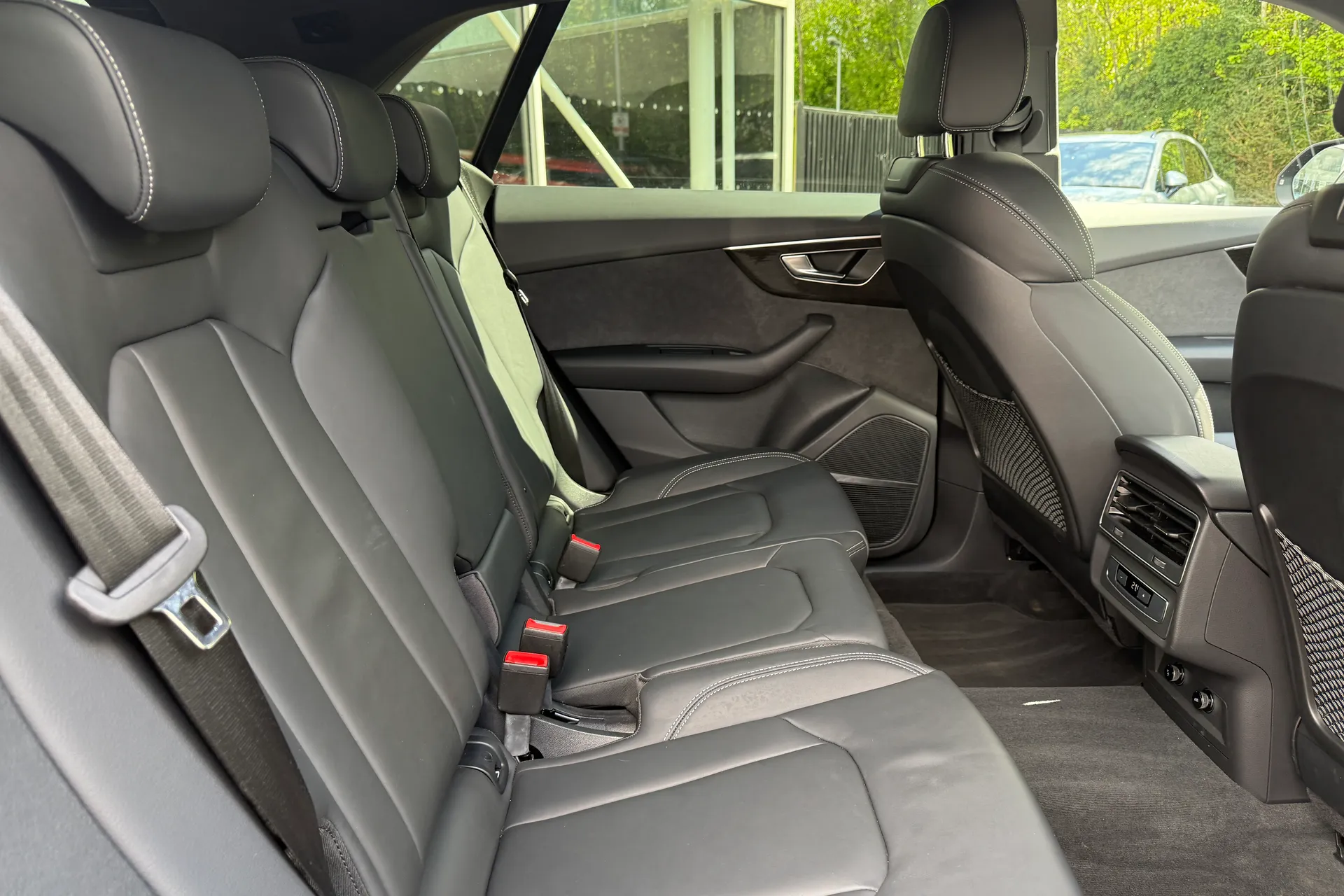 Audi Q8 thumbnail image number 34