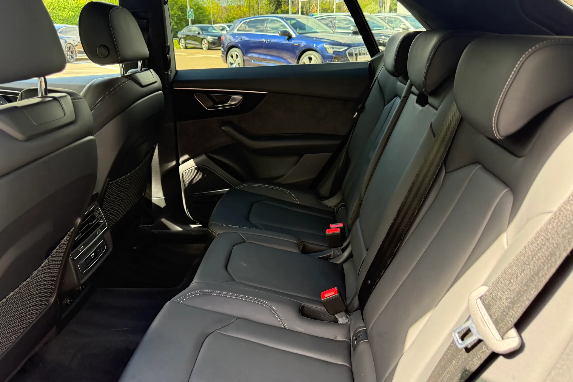 Audi Q8 thumbnail image number 54