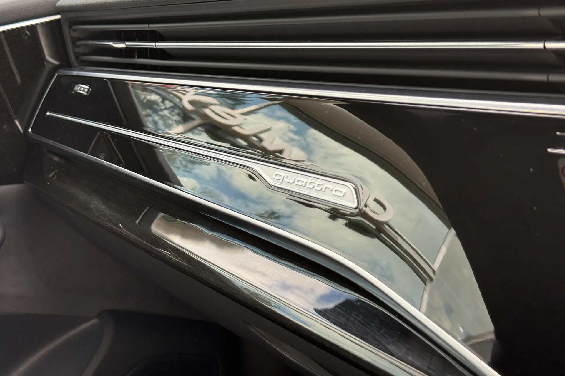 Audi Q8 thumbnail image number 22