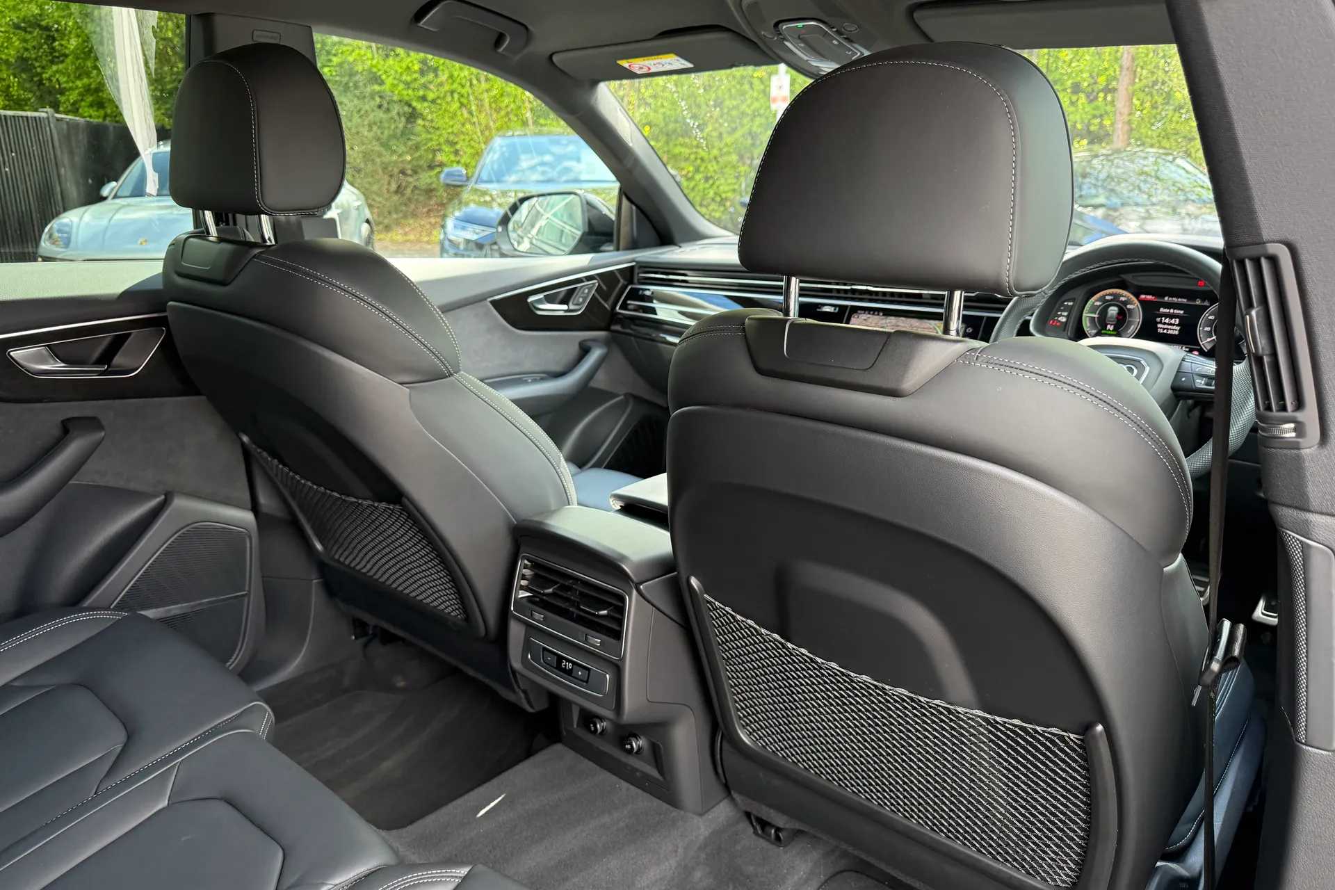 Audi Q8 thumbnail image number 35