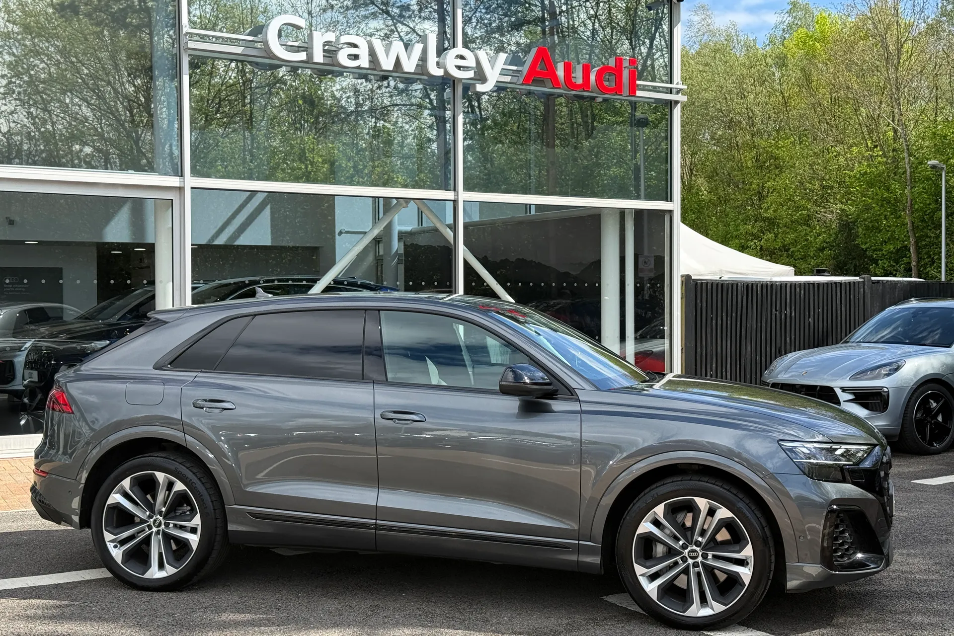 Audi Q8 thumbnail image number 2